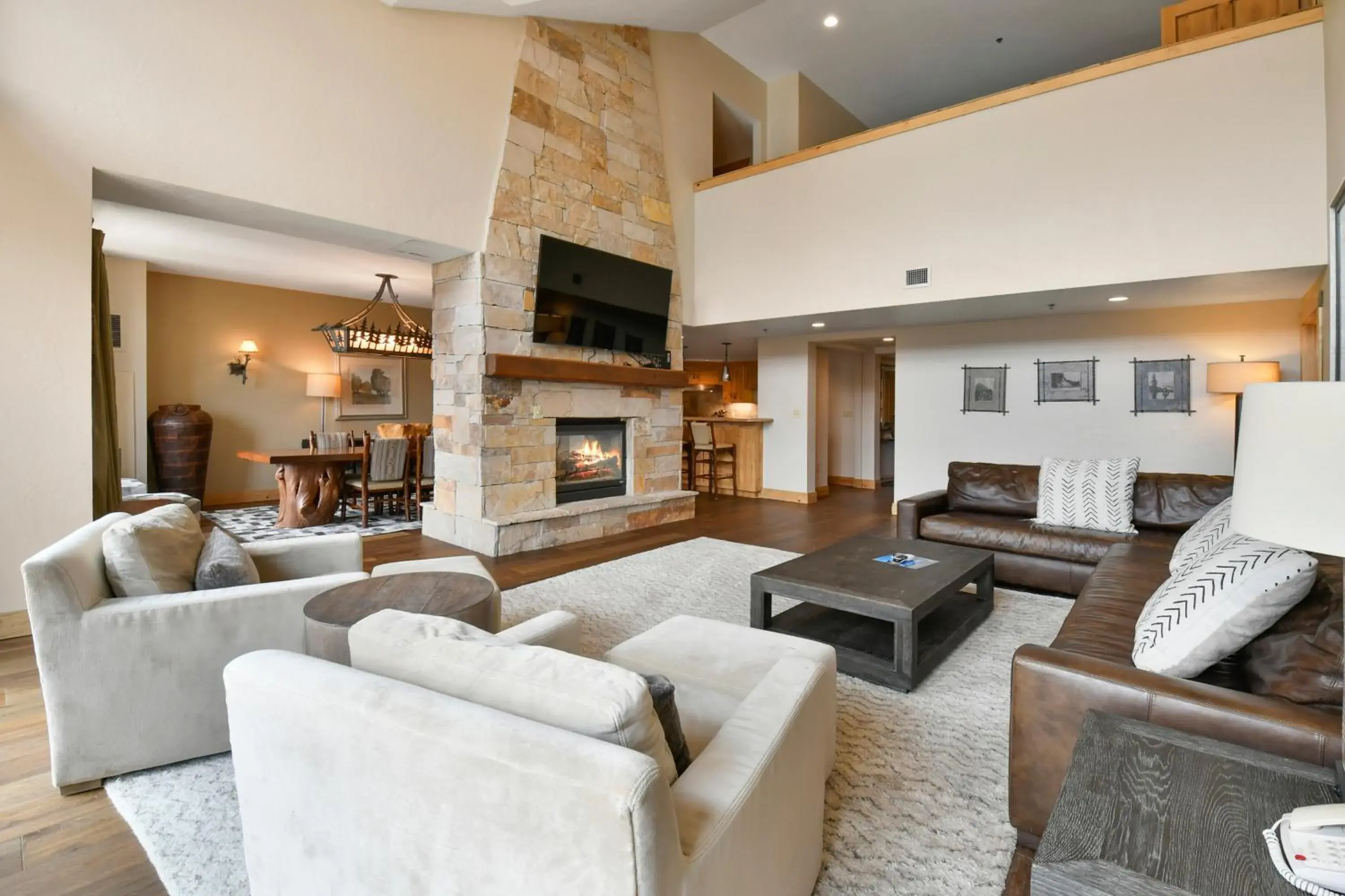 Lounge/Bar in Grand Summit Lodge Park City - Canyons Village