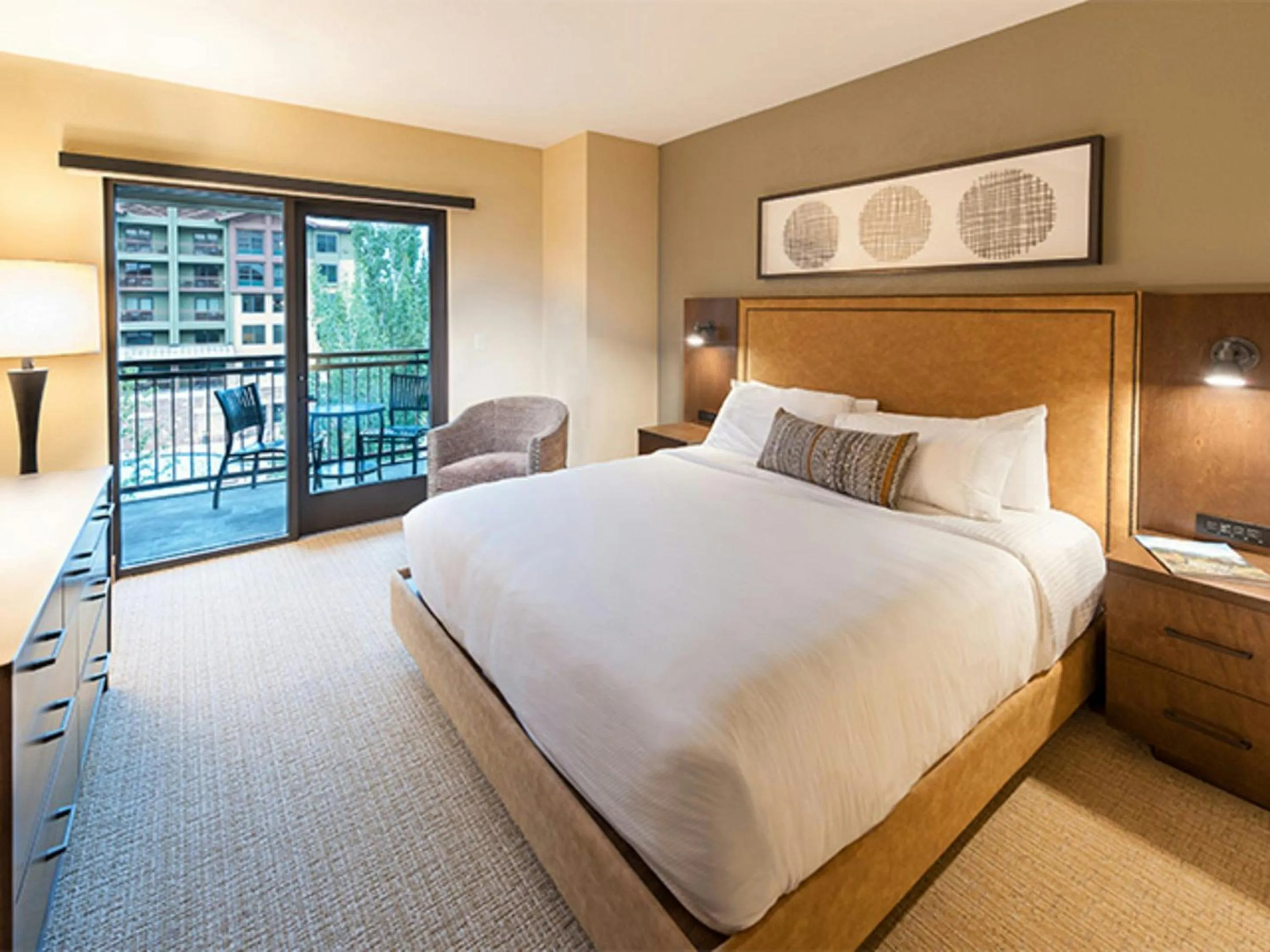 Bedroom, Bed in Grand Summit Hotel - Canyons Village, a RockResort