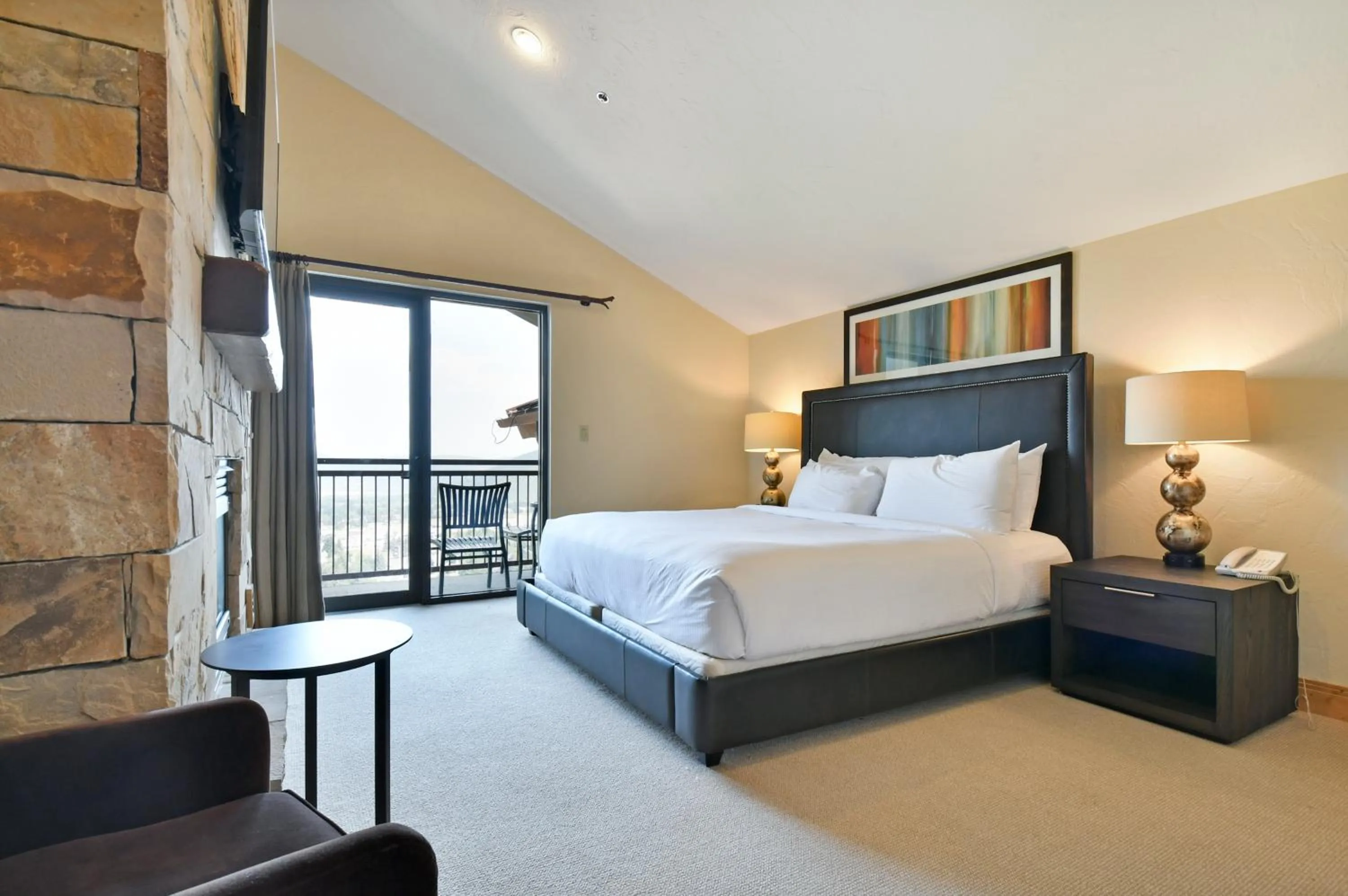 Bed in Grand Summit Hotel - Canyons Village, a RockResort