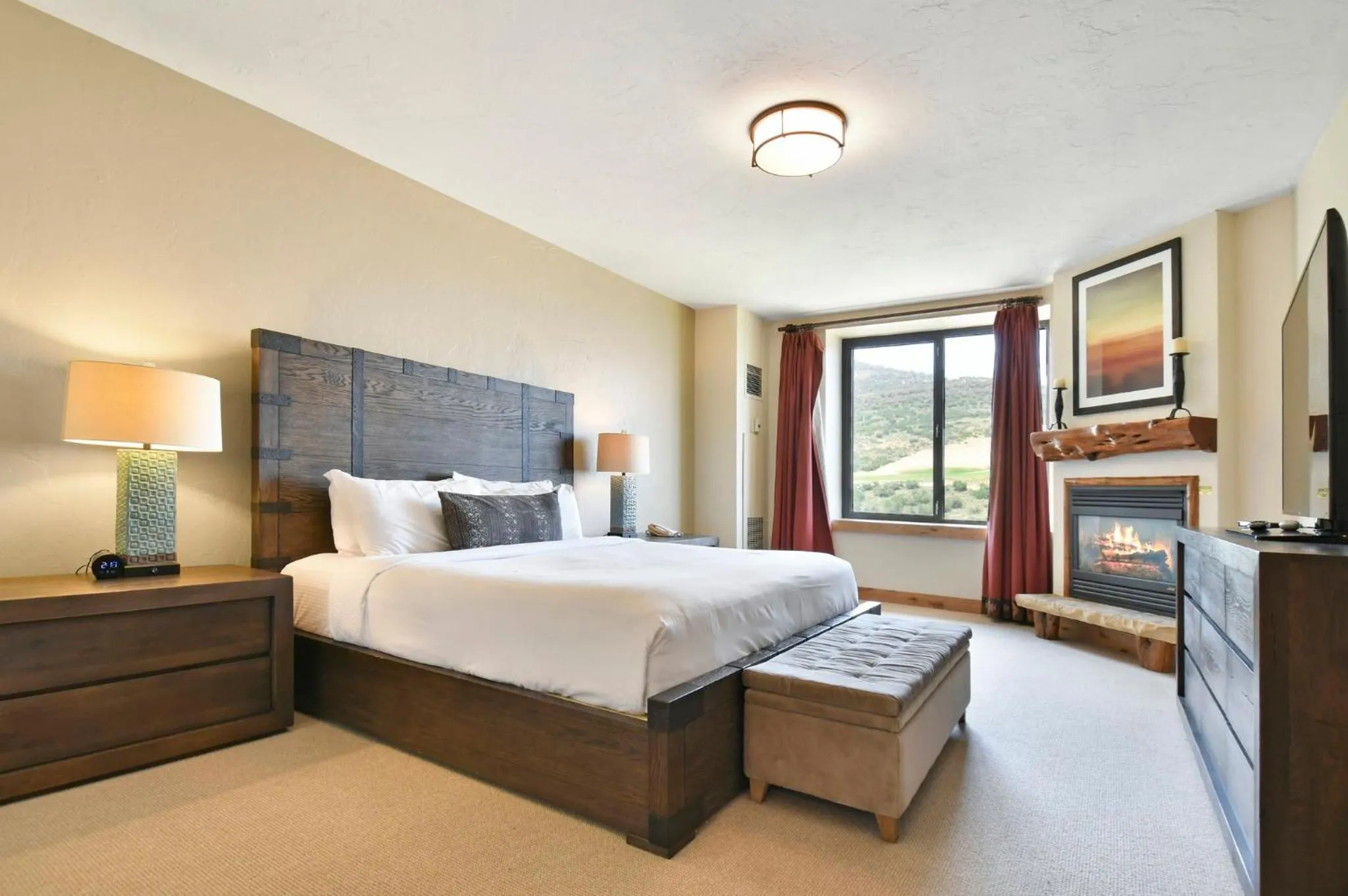 Bedroom, Bed in Grand Summit Hotel - Canyons Village, a RockResort