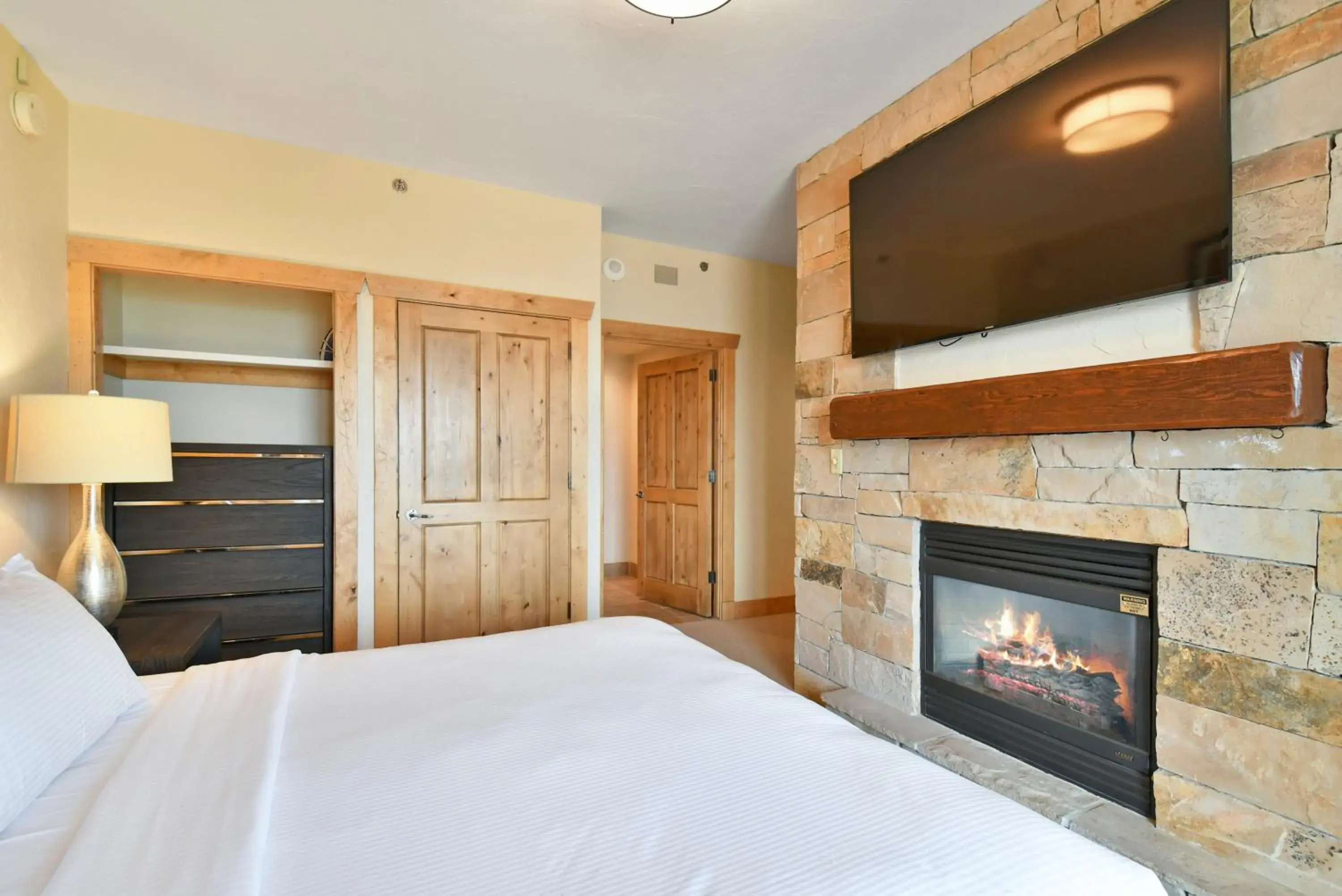 Bed in Grand Summit Lodge Park City - Canyons Village