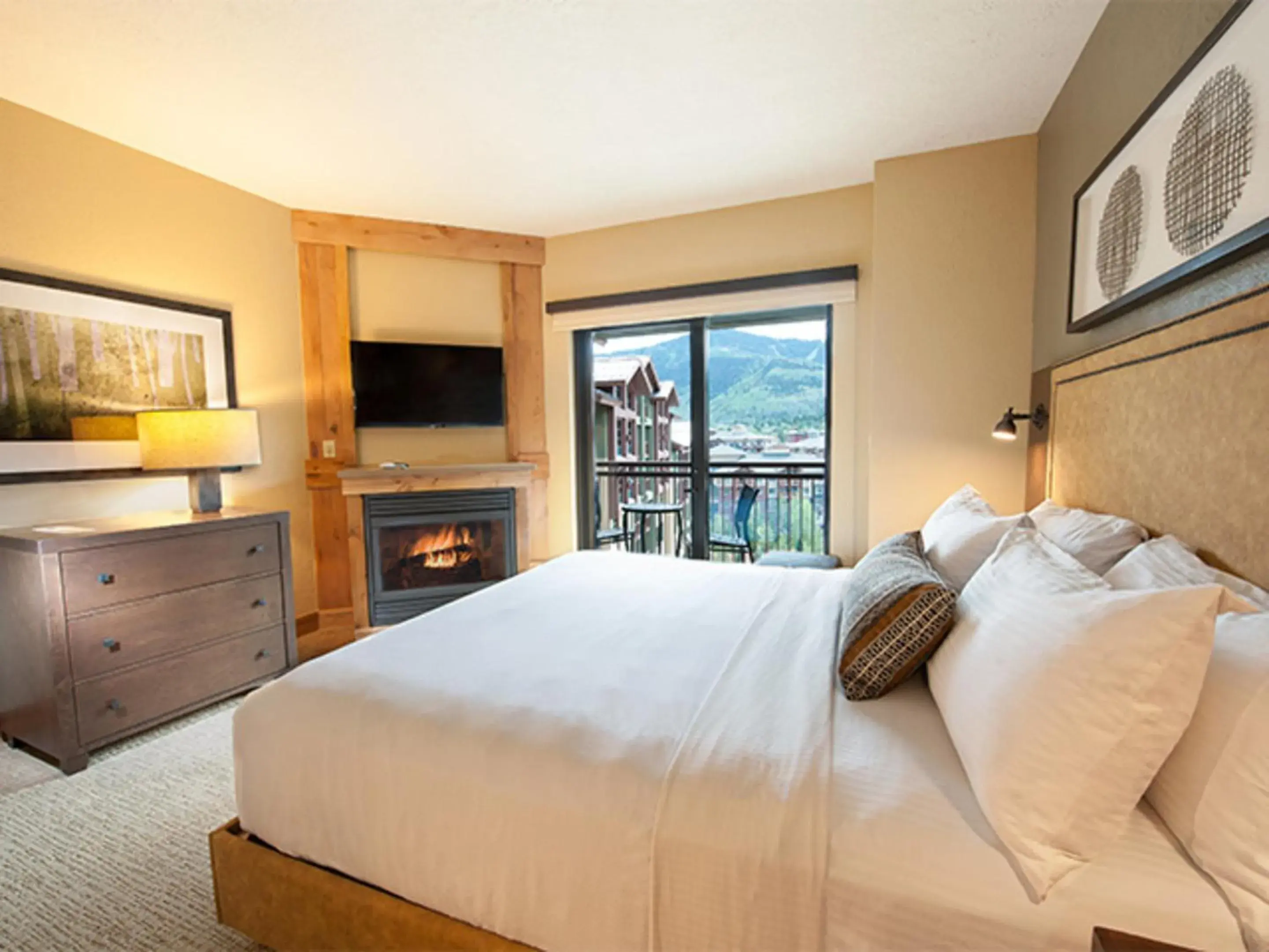 Bedroom, Bed in Grand Summit Lodge Park City - Canyons Village