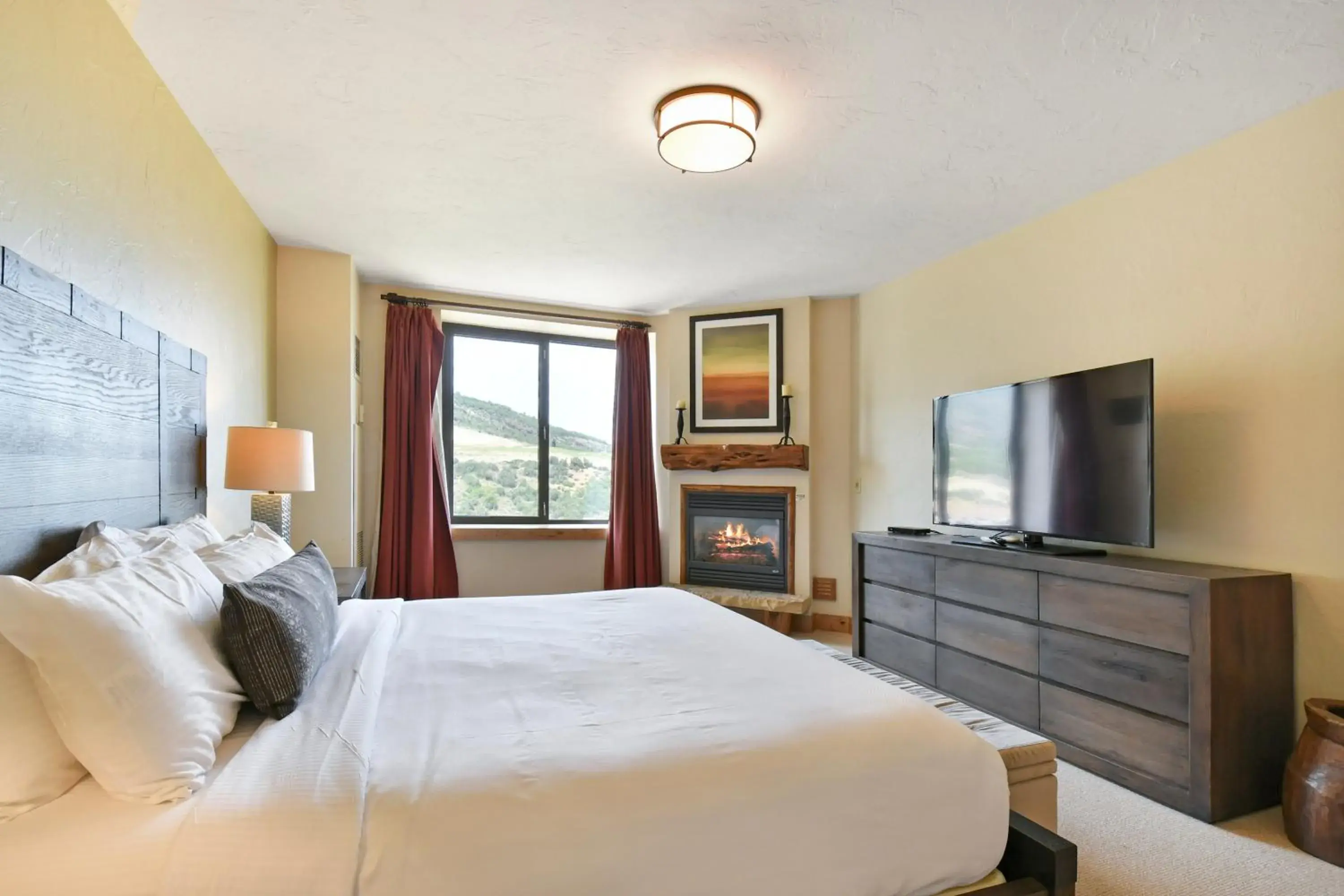 Bed in Grand Summit Lodge Park City - Canyons Village