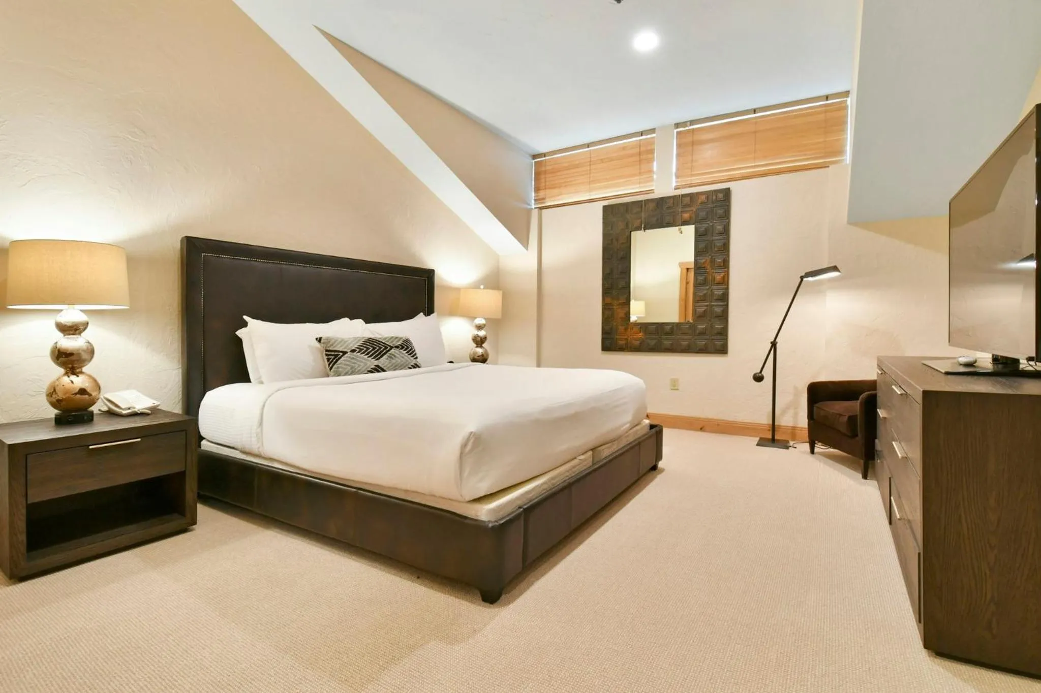 Bedroom, Bed in Grand Summit Hotel - Canyons Village, a RockResort
