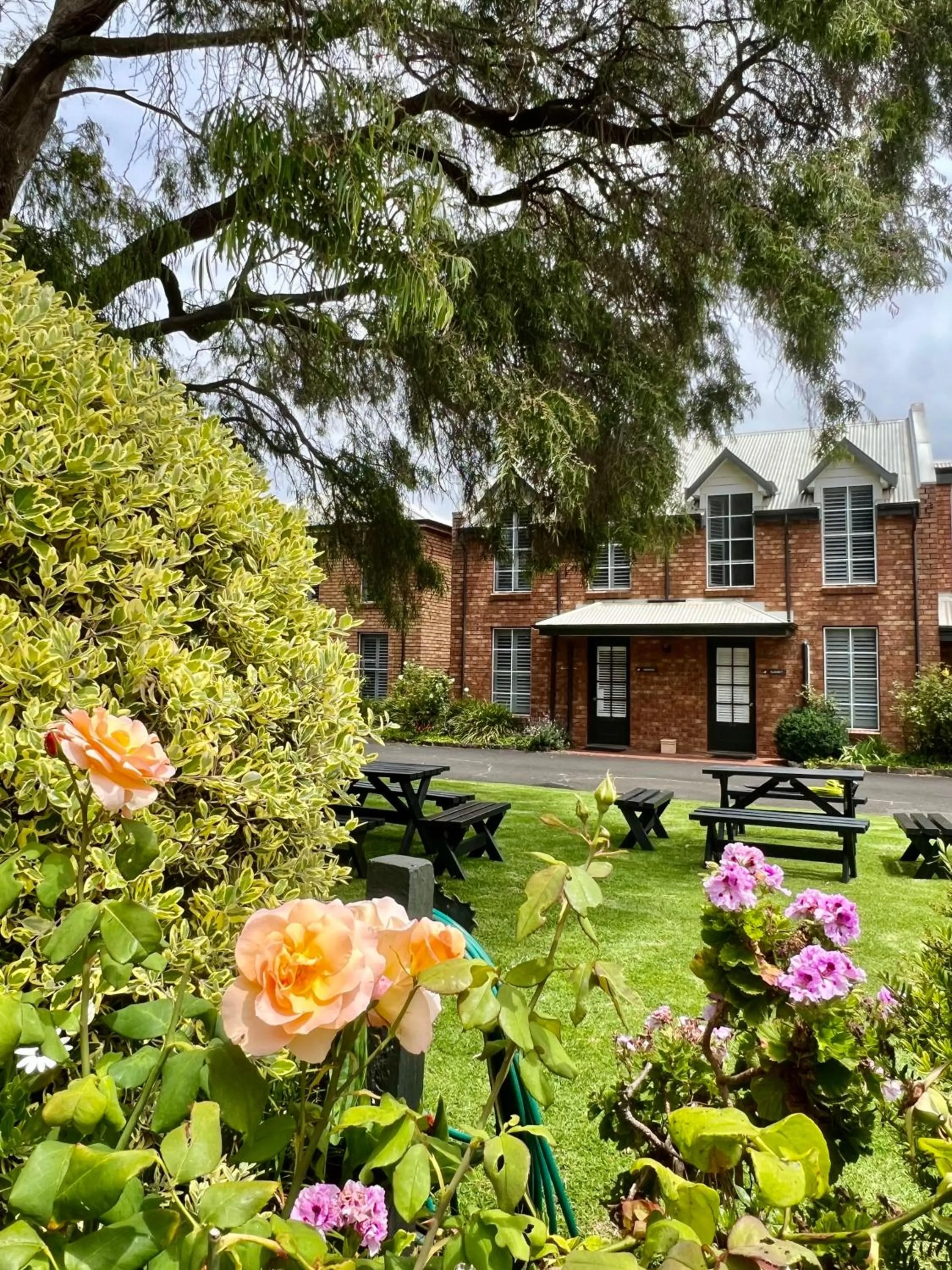 Property building in Seacombe House Motor Inn Port Fairy