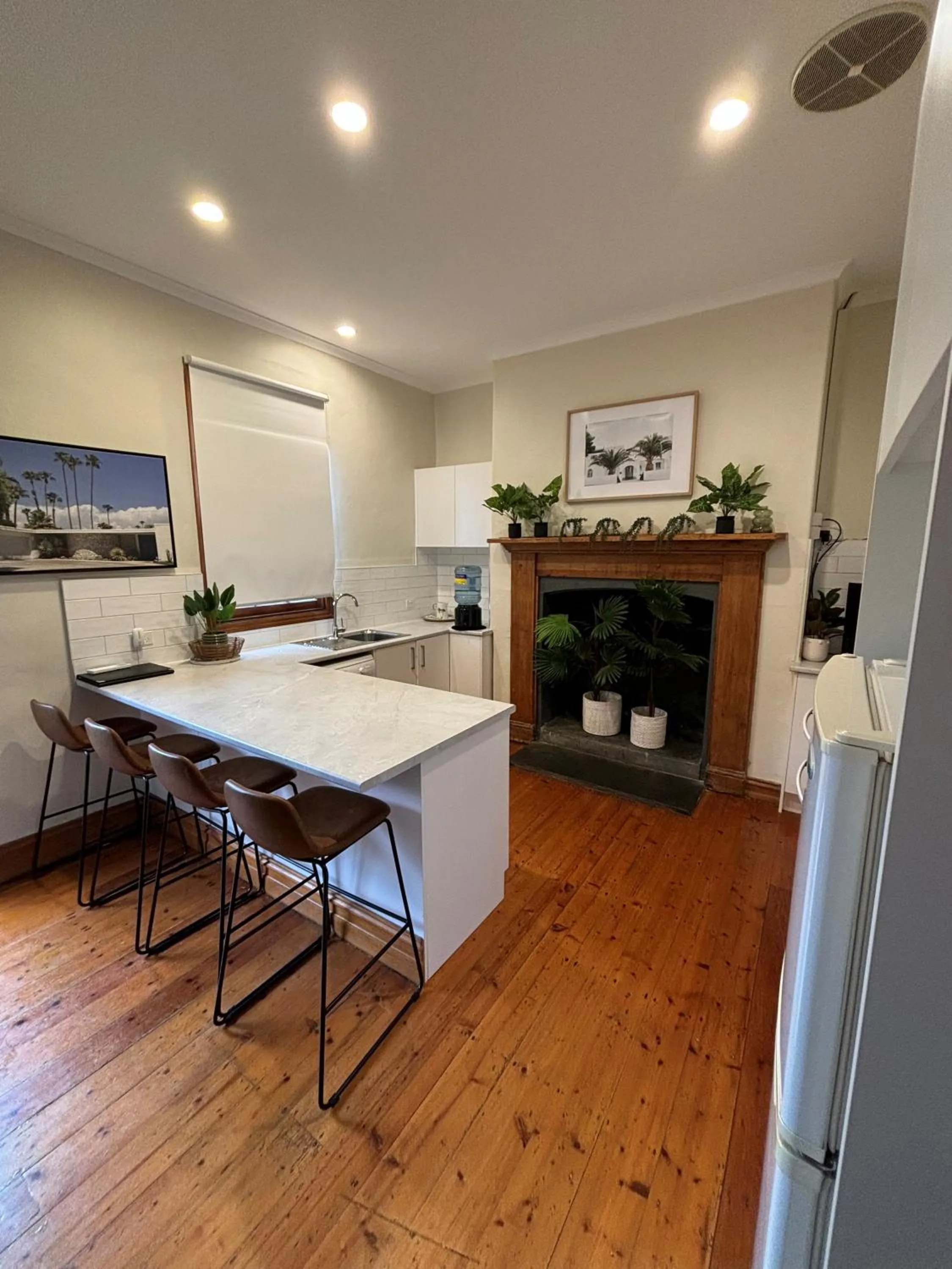 kitchen in Seacombe House Motor Inn Port Fairy