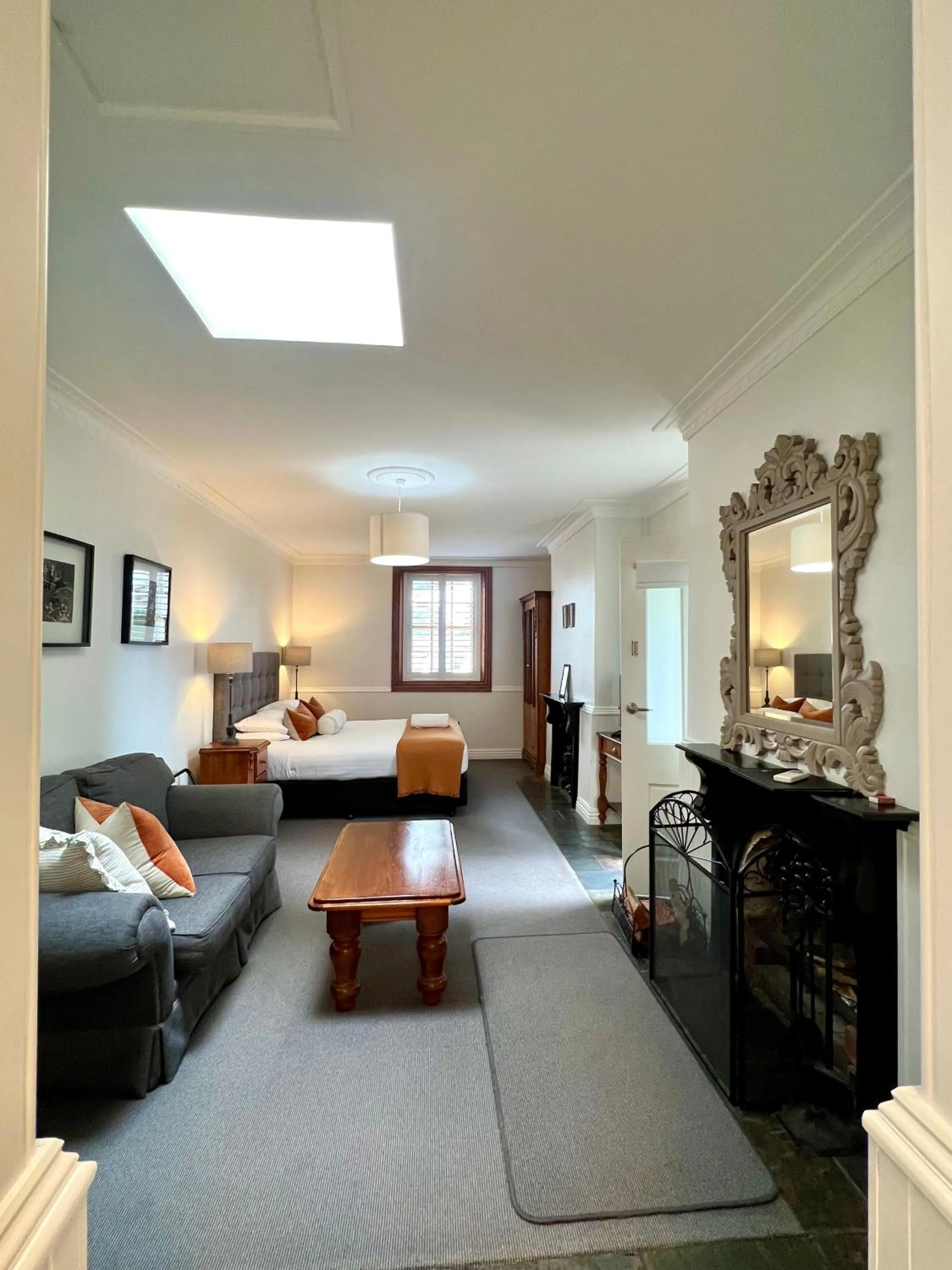 Bed in Seacombe House Motor Inn Port Fairy