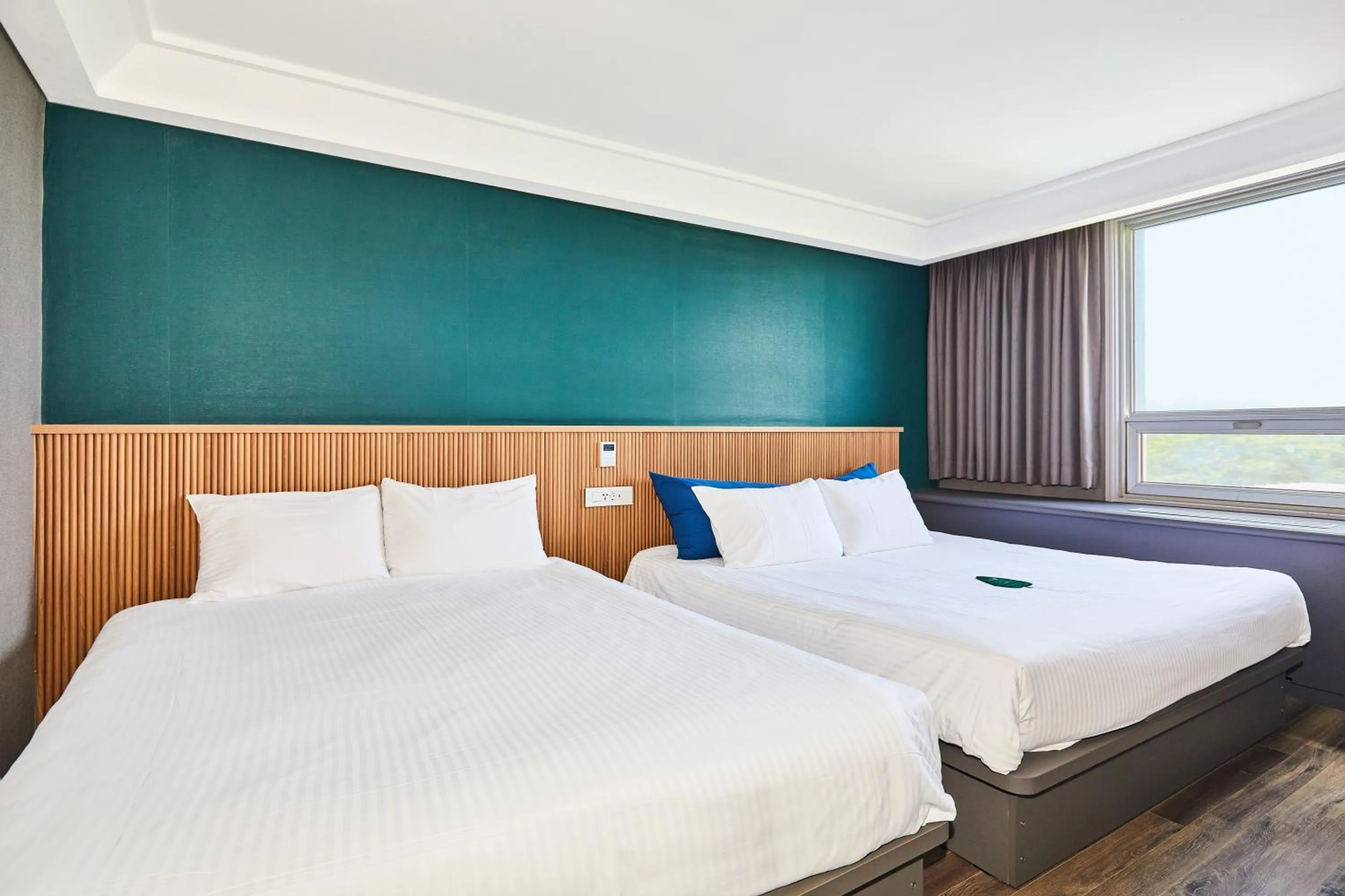 Photo of the whole room, Bed in Kolon Hotel