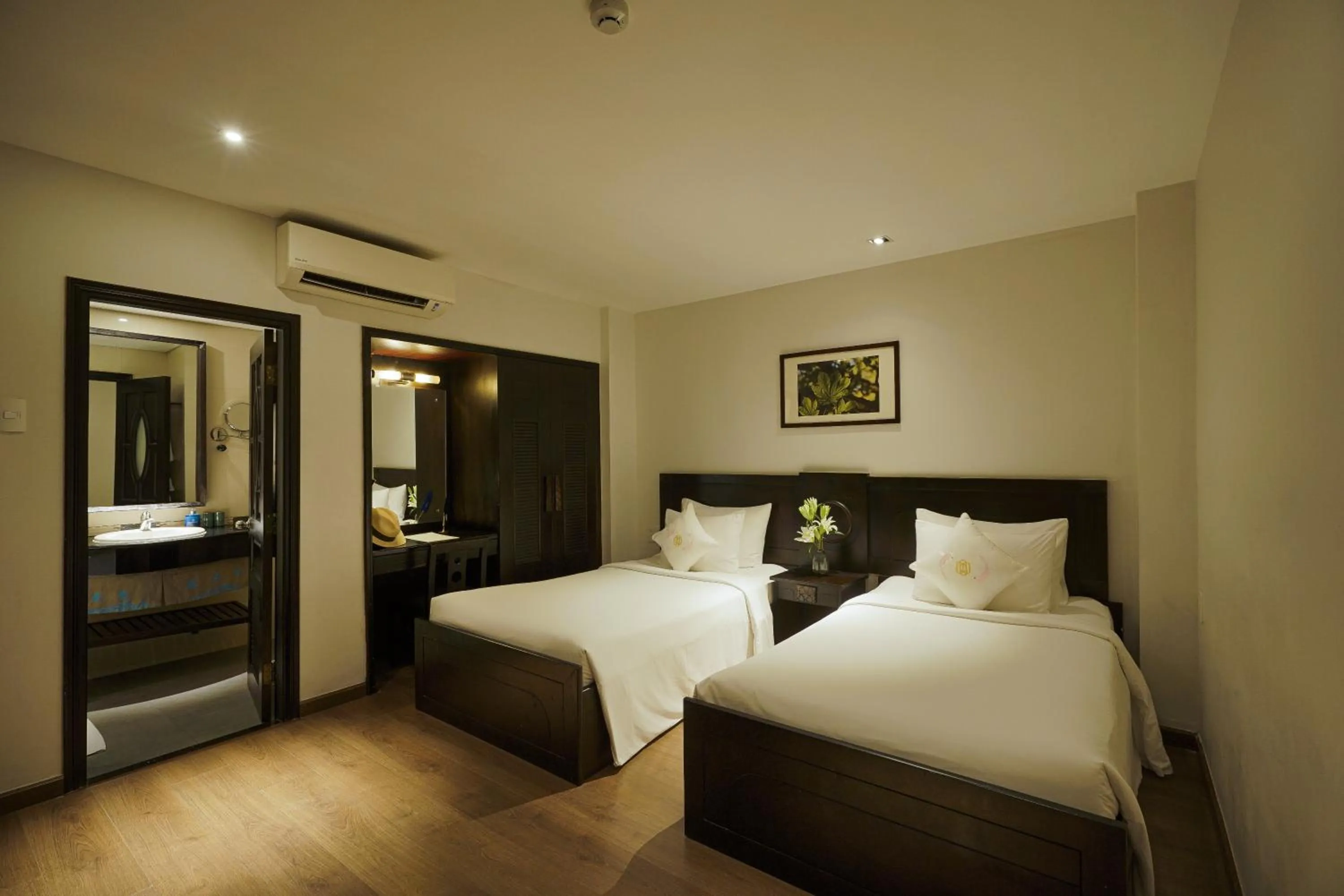 Bedroom, Bed in Cochin Zen Hotel