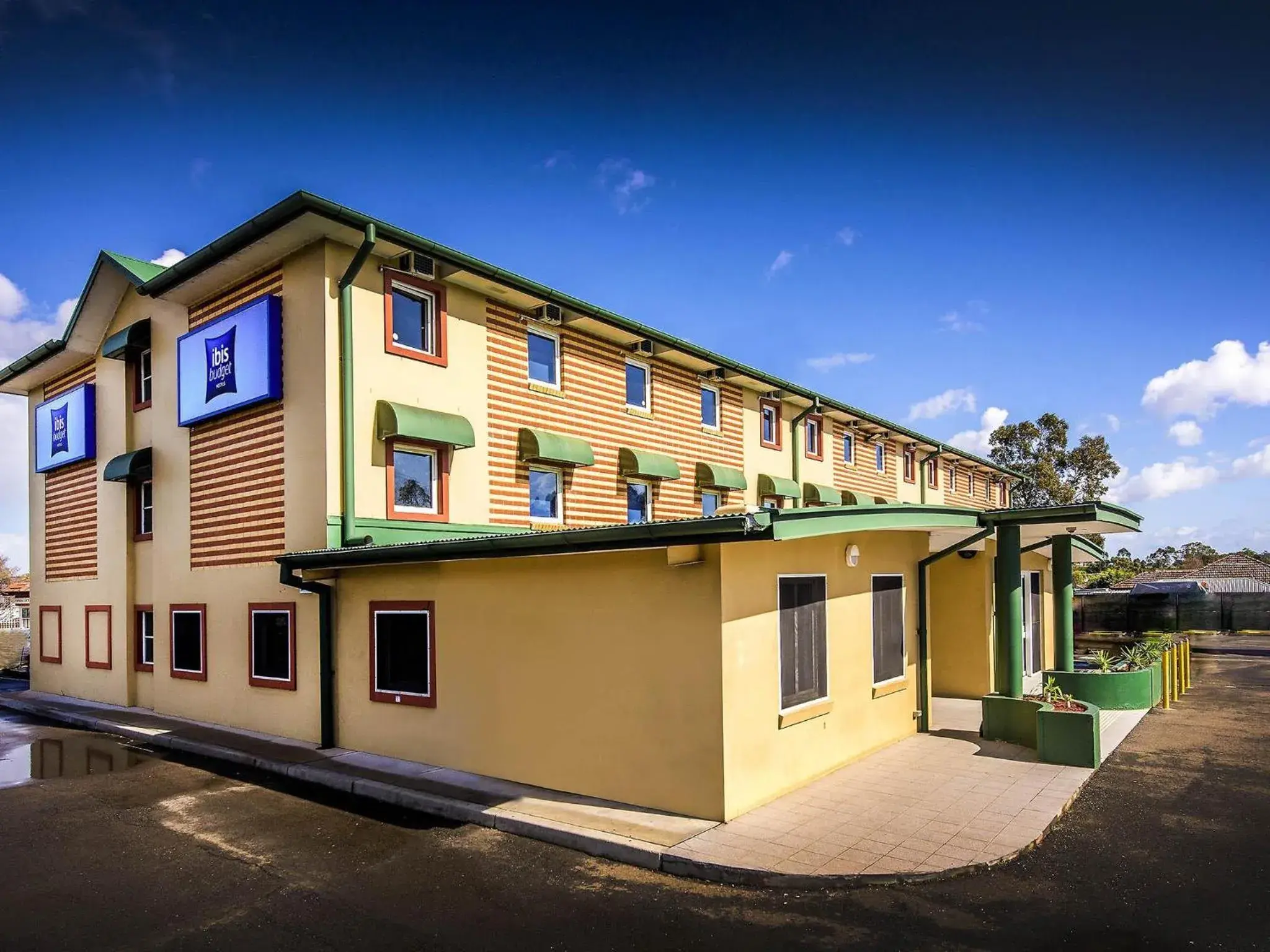 Property building in Ibis Budget - Casula Liverpool Property building in Ibis Budget - Casula Liverpool