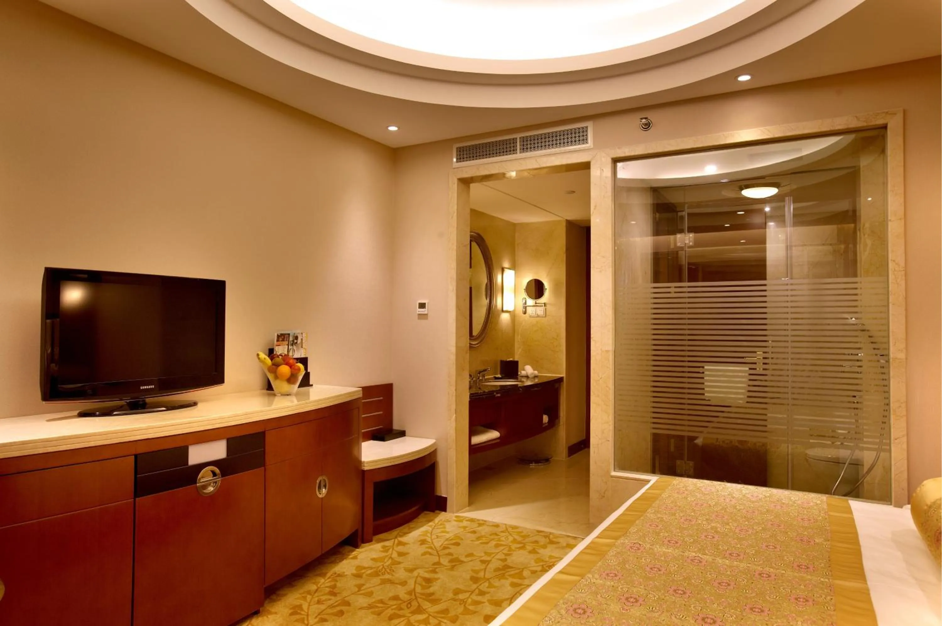 TV and multimedia, Bed in Citic Ningbo International Hotel