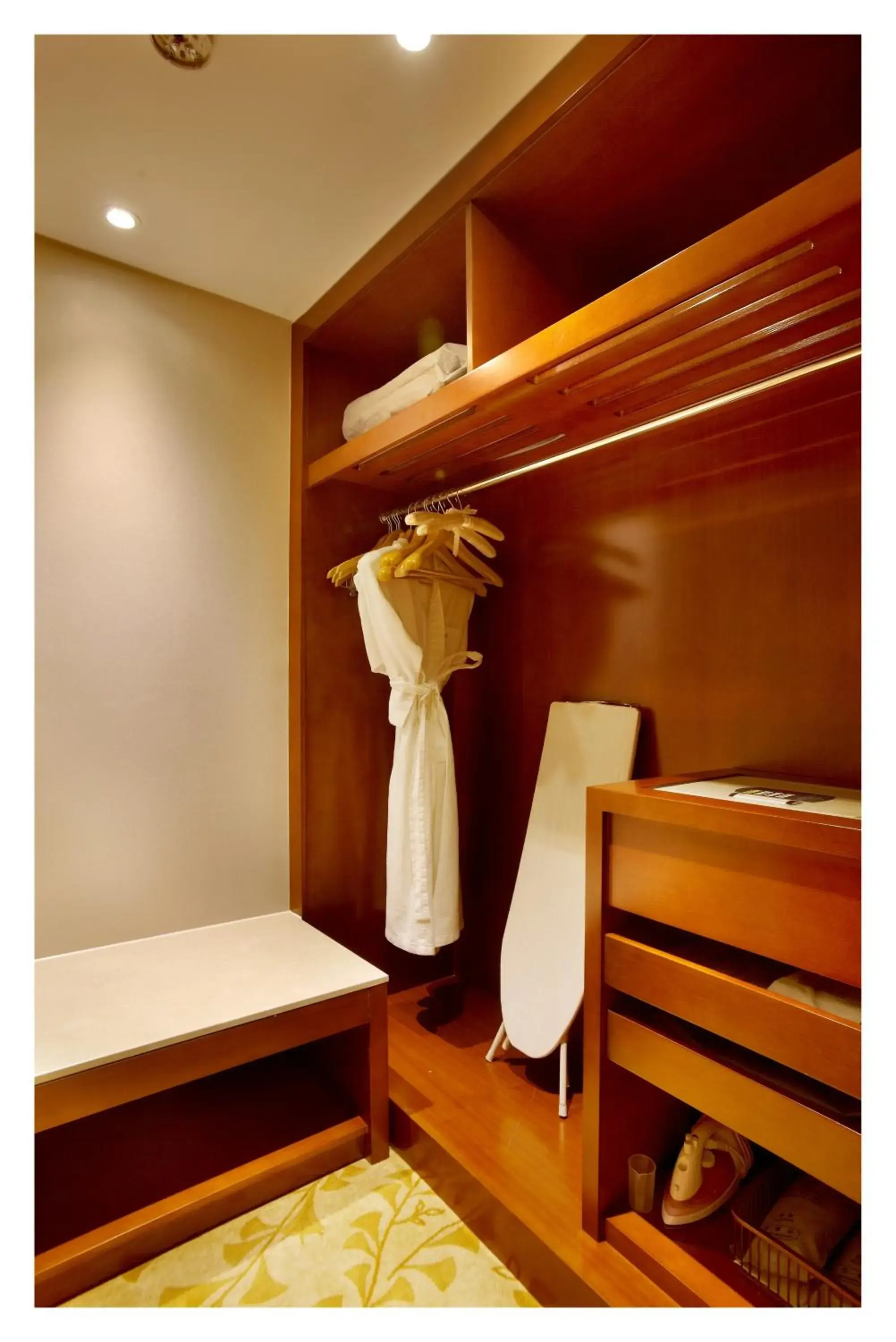 Decorative detail, Bed in Citic Ningbo International Hotel Decorative detail, Bed in Citic Ningbo International Hotel