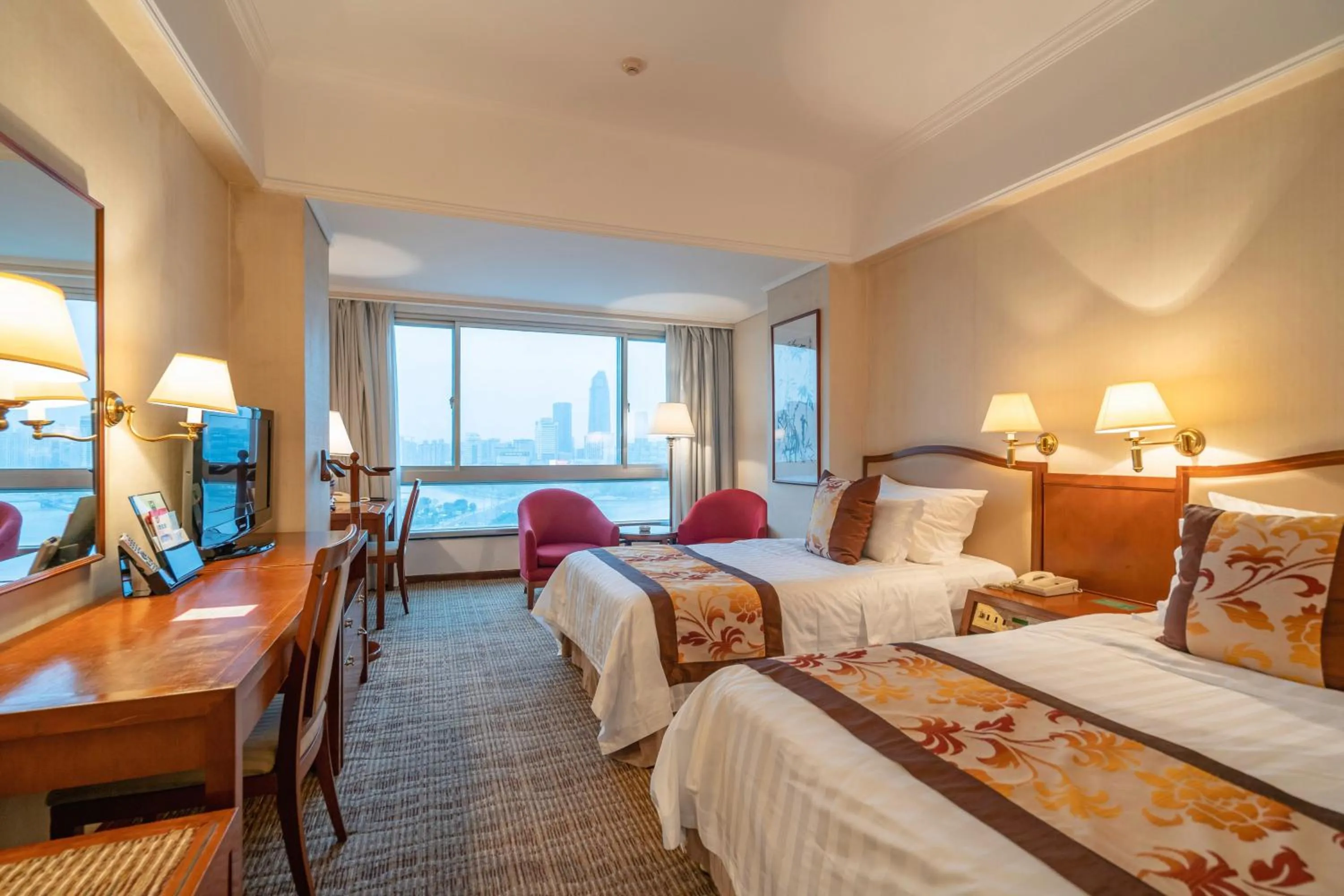 Photo of the whole room, Bed in Citic Ningbo International Hotel