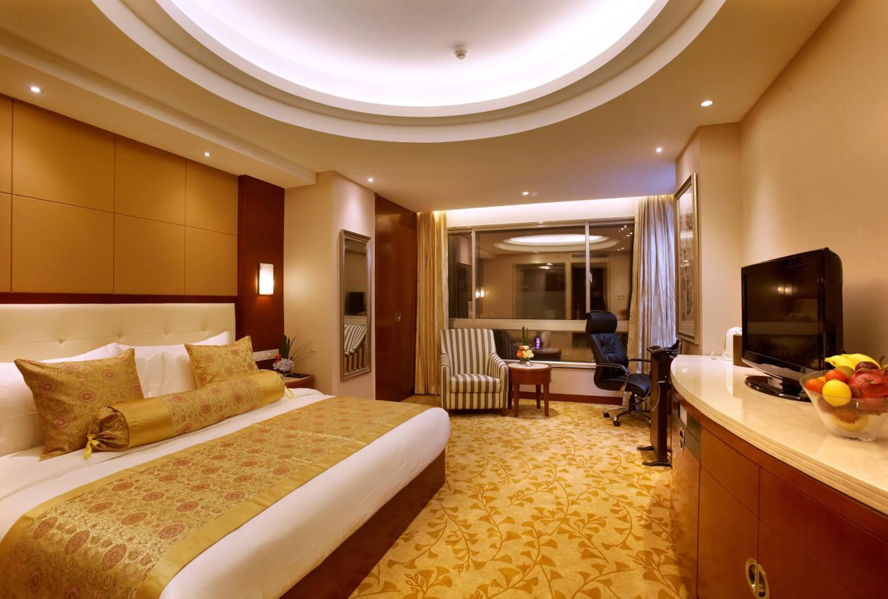 Photo of the whole room, Bed in Citic Ningbo International Hotel