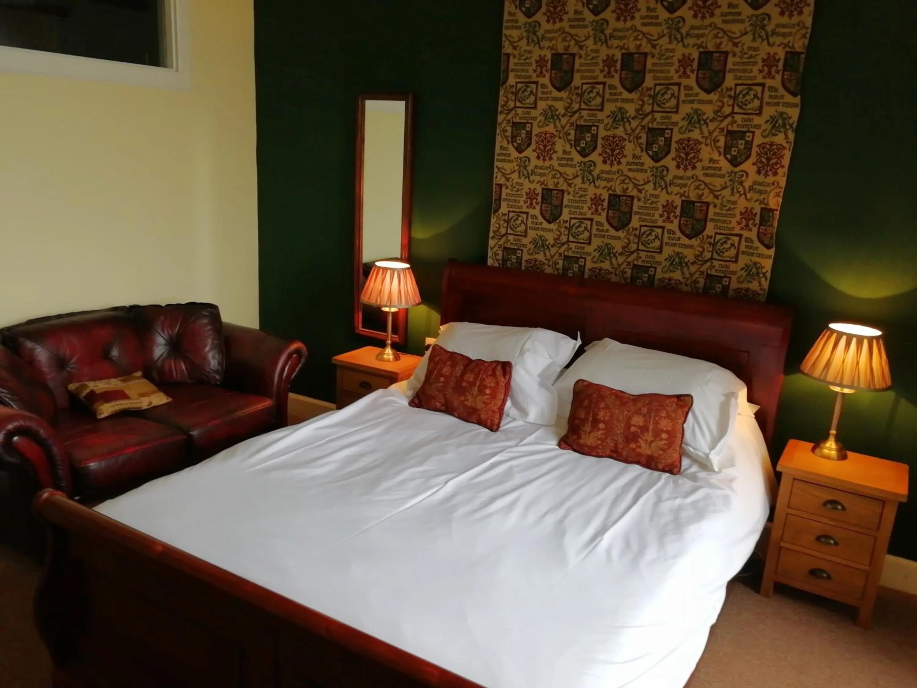 Bedroom, Bed in Broomhall Castle Hotel