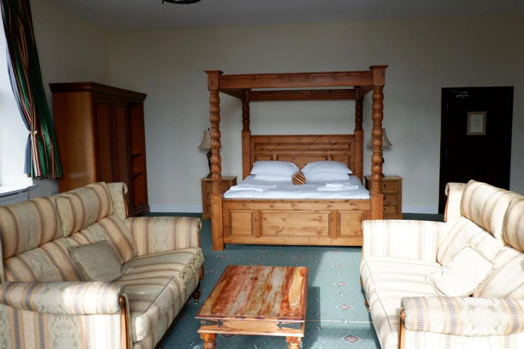 Photo of the whole room, Bed in Broomhall Castle Hotel