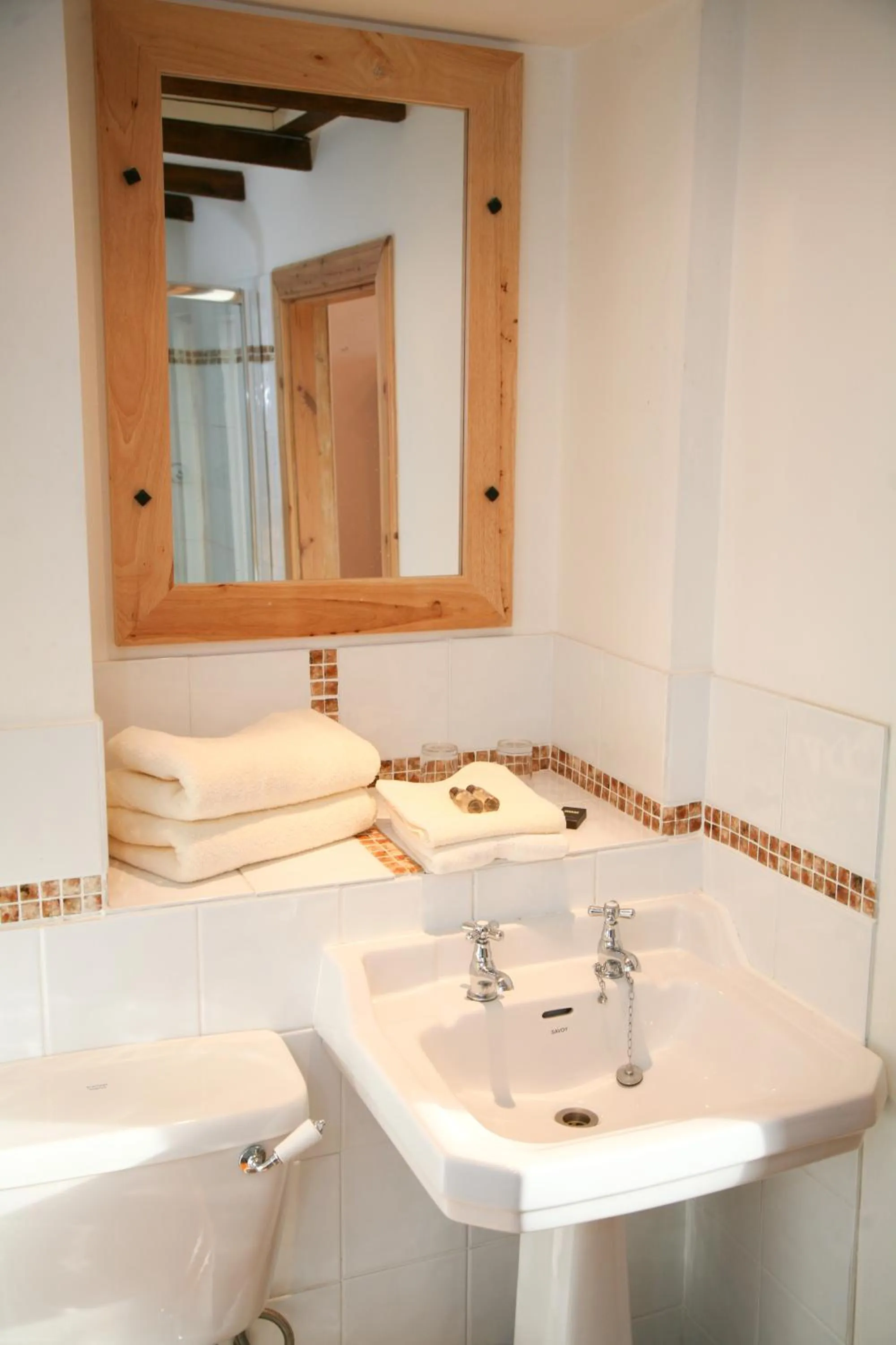 Bathroom in Broomhall Castle Hotel