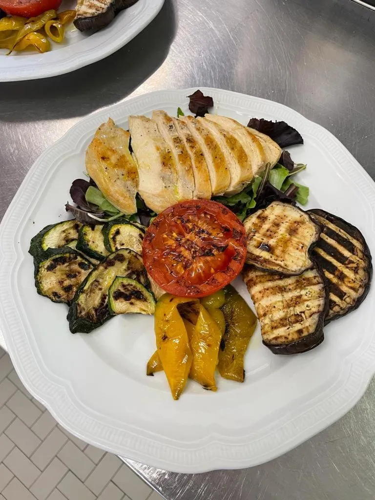 Restaurant/places to eat in Ute Hotel