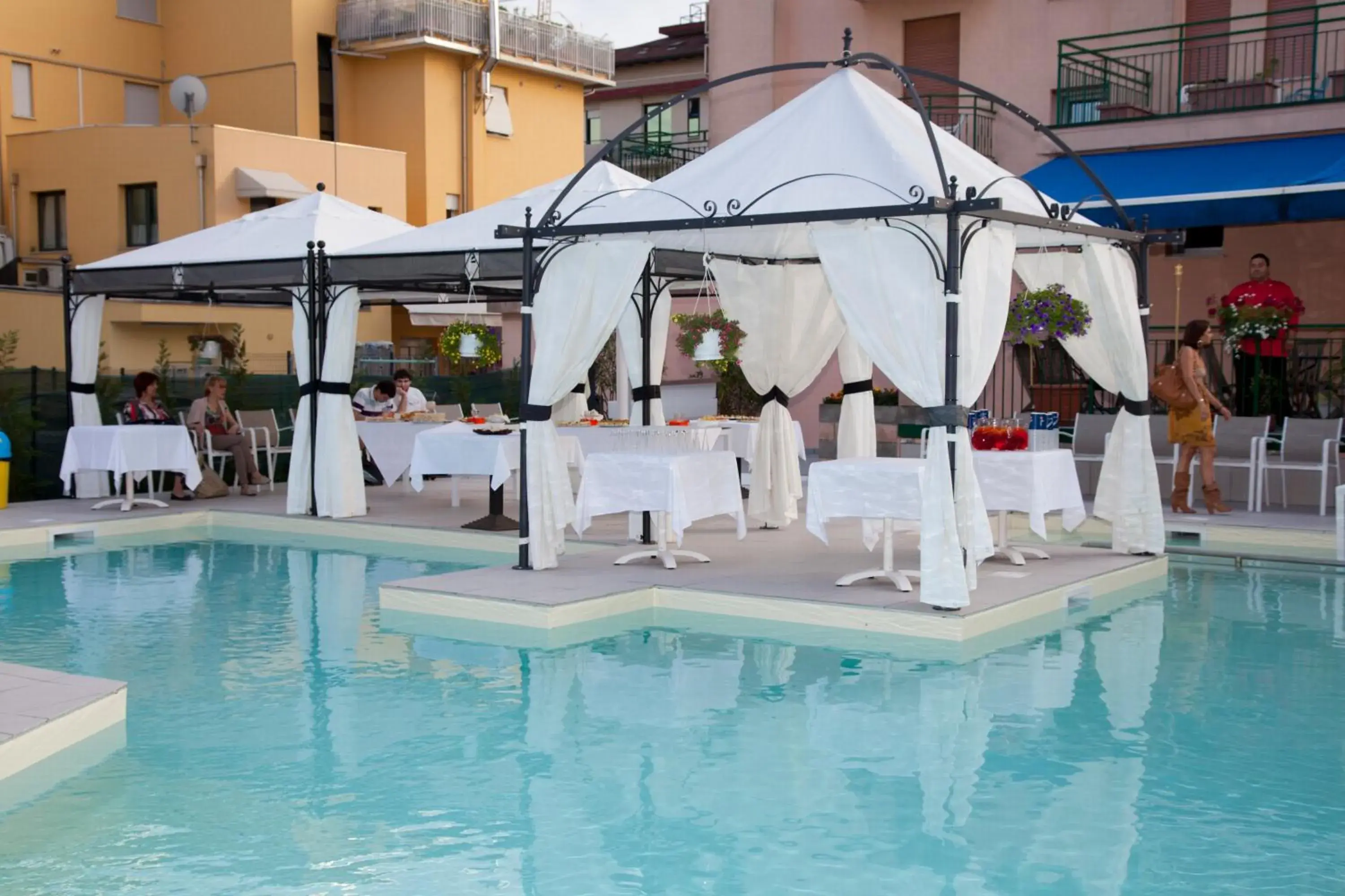 Swimming pool in Ute Hotel Swimming pool in Ute Hotel