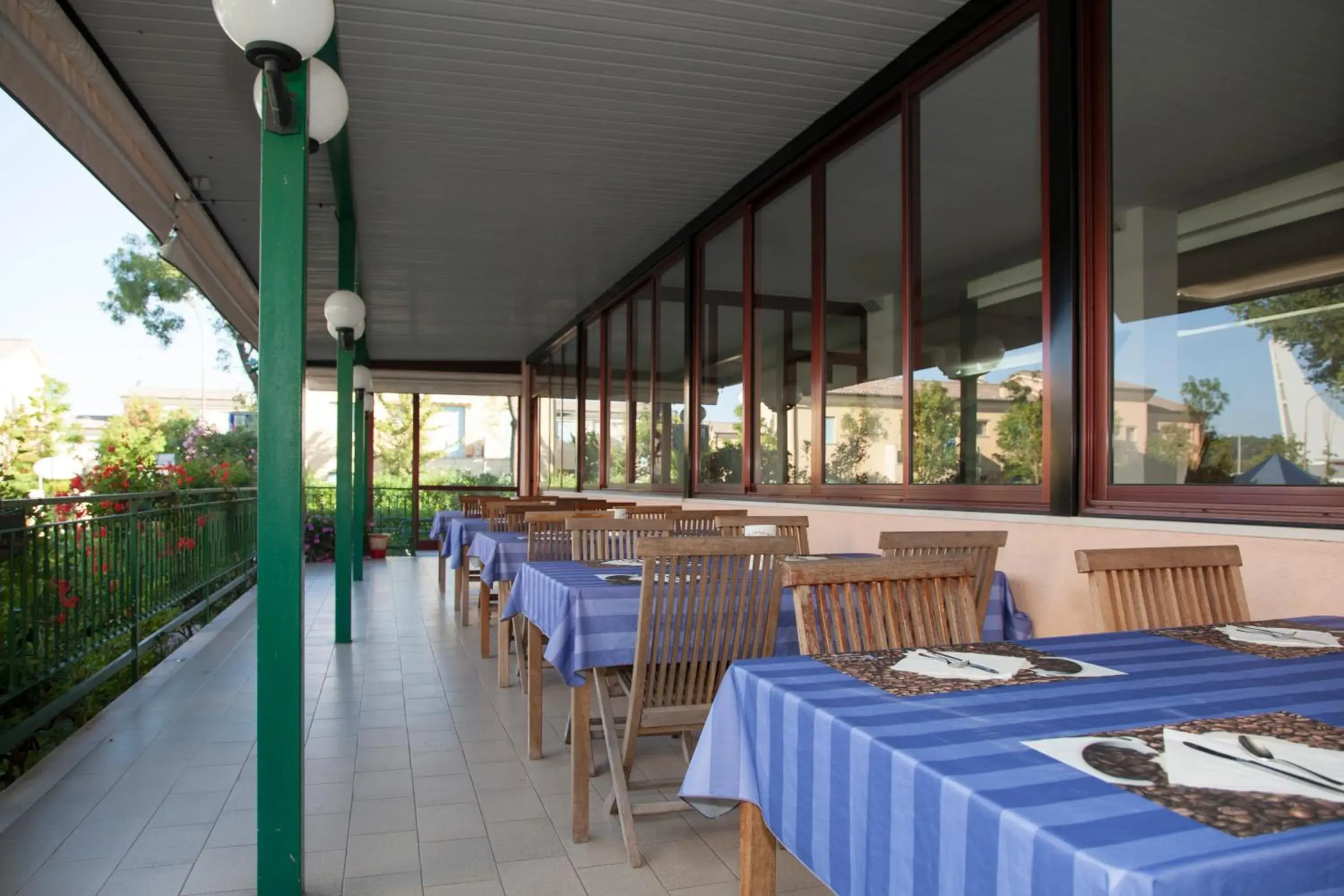Restaurant/places to eat in Ute Hotel Restaurant/places to eat in Ute Hotel