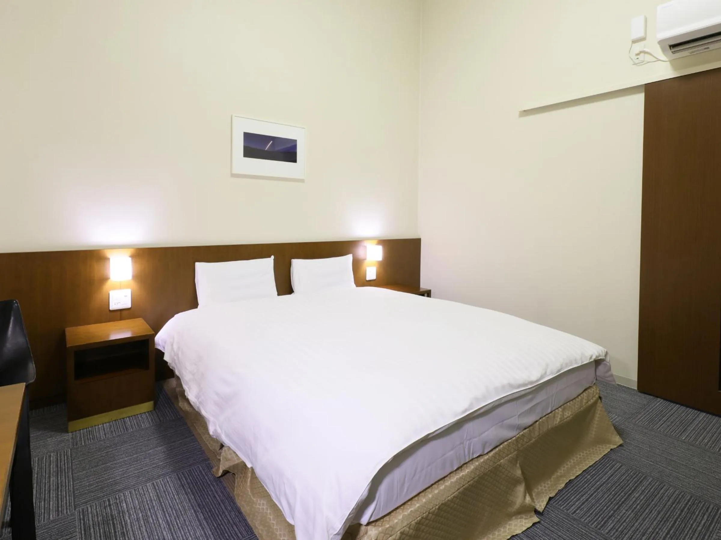 Photo of the whole room, Bed in Dormy Inn Kanazawa Natural Hot Spring