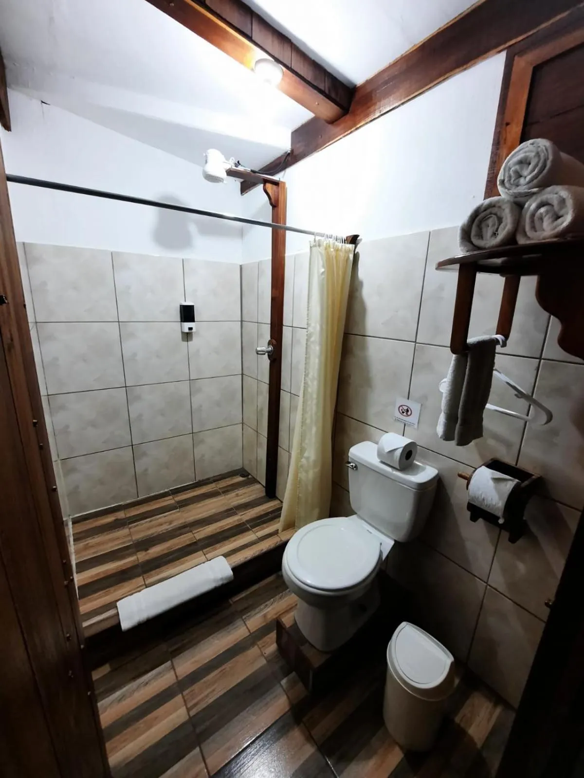 Shower in Arenal Xilopalo