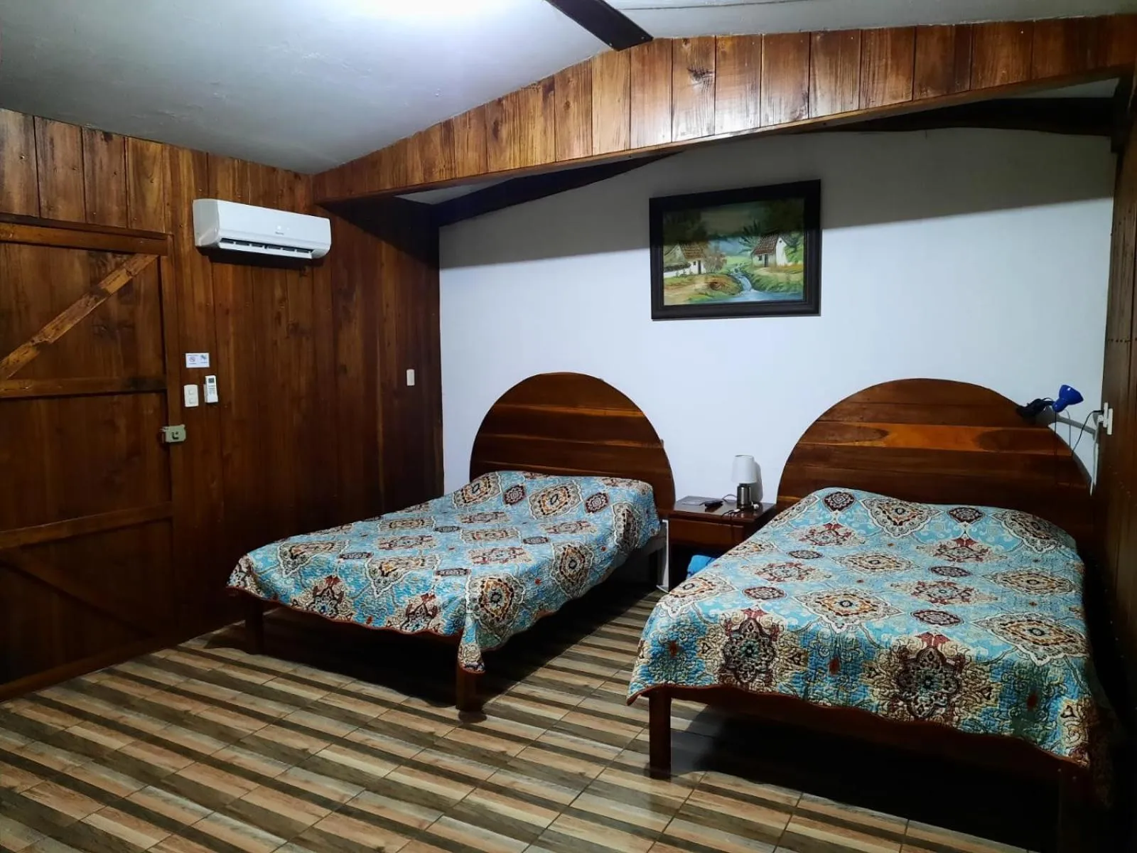 Photo of the whole room, Bed in Arenal Xilopalo