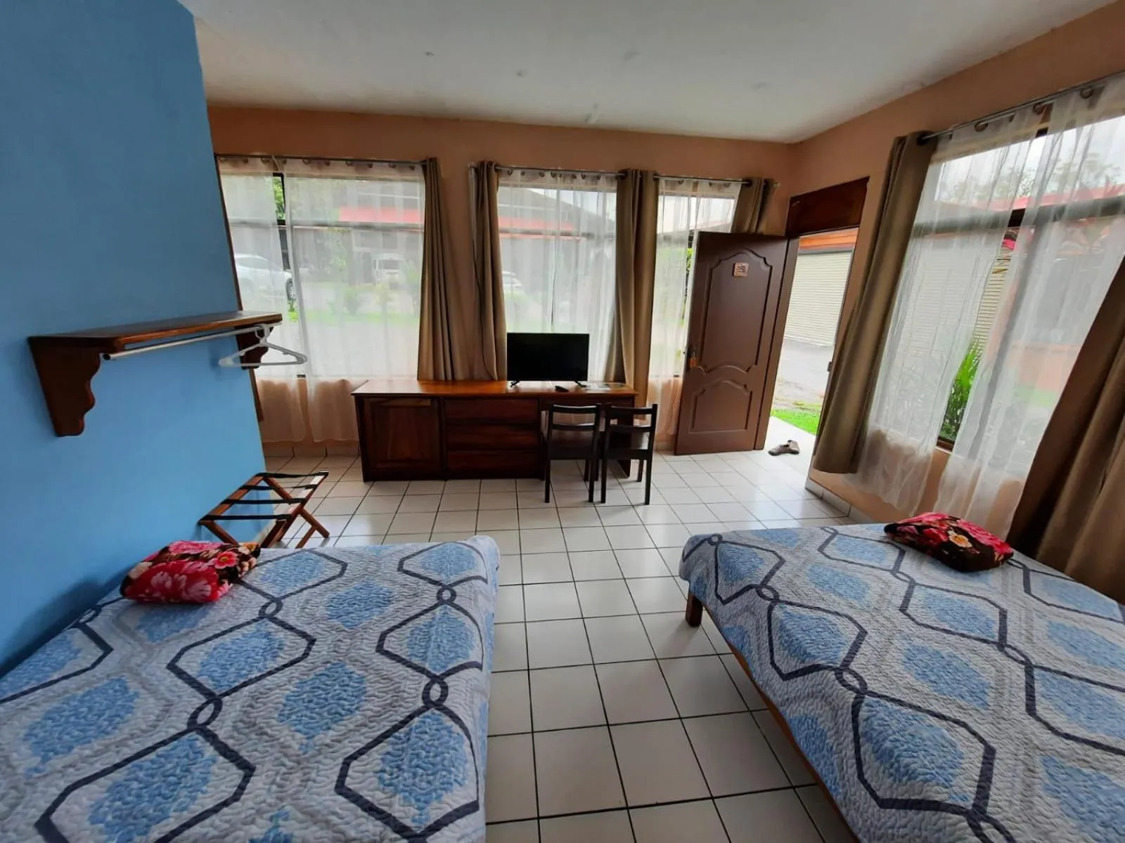 Photo of the whole room, Bed in Arenal Xilopalo