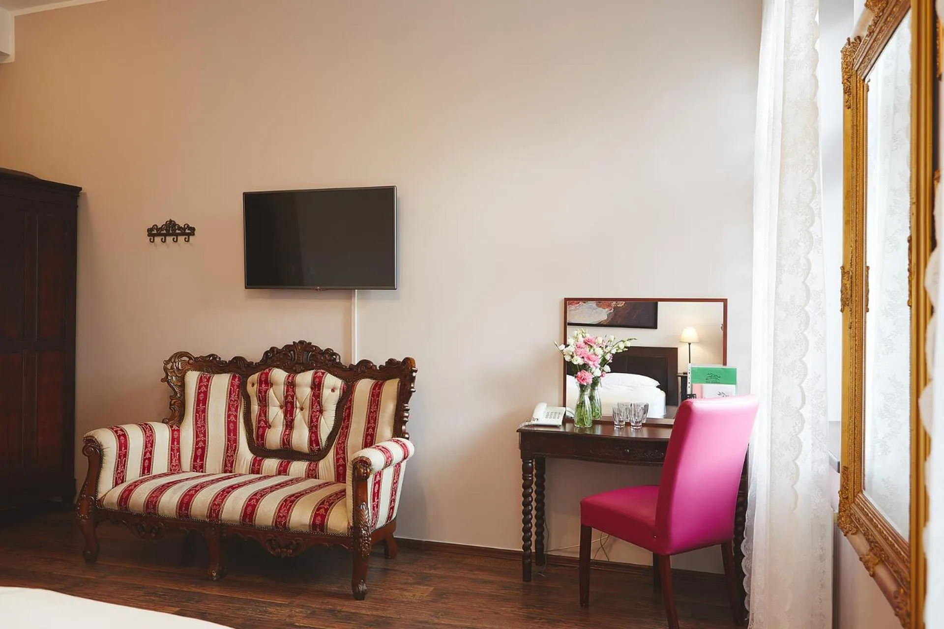 Photo of the whole room, Bed in Pensjonat Pod Jemiołą