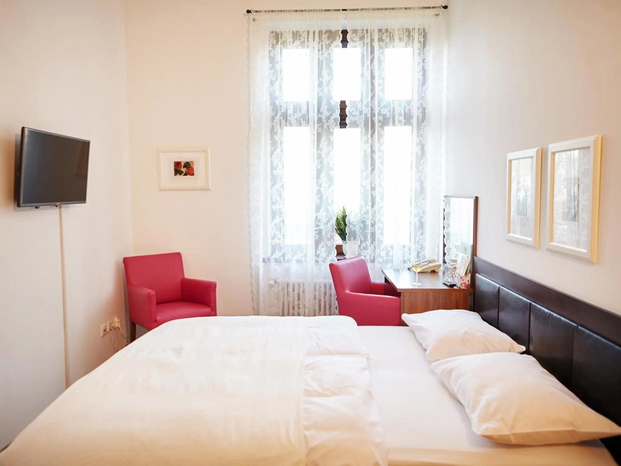 Photo of the whole room, Bed in Pensjonat Pod Jemiołą