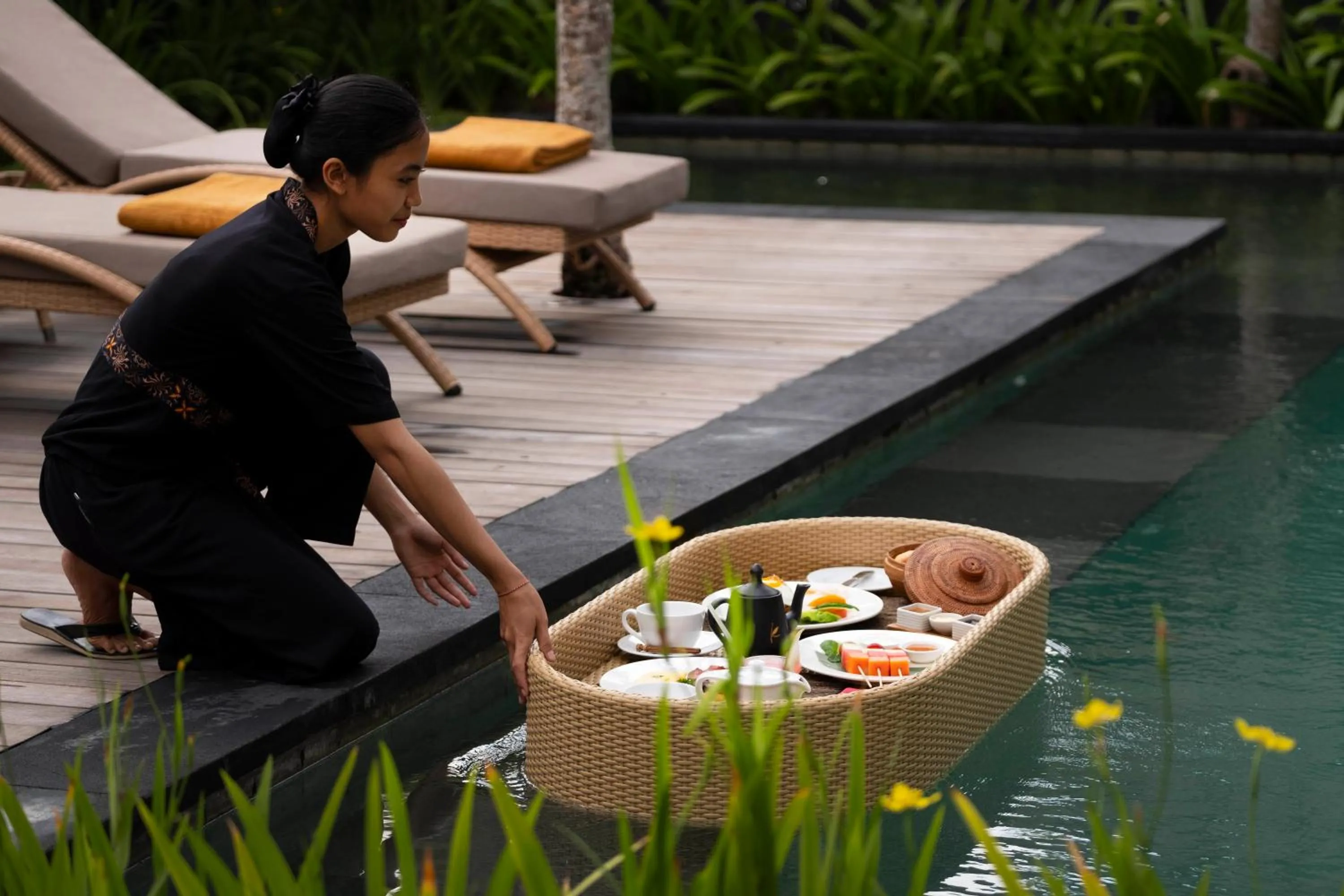 Food and drinks in Kayumanis Jimbaran Private Villas & Spa