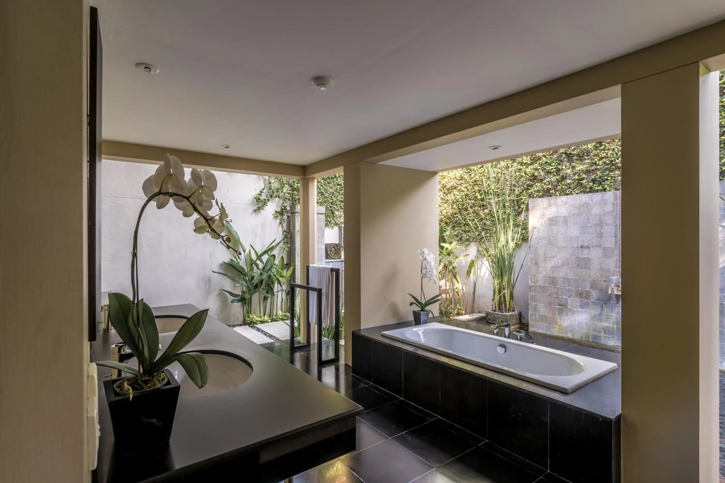 Toilet, Bed in Kayumanis Nusa Dua Private Villa & Spa