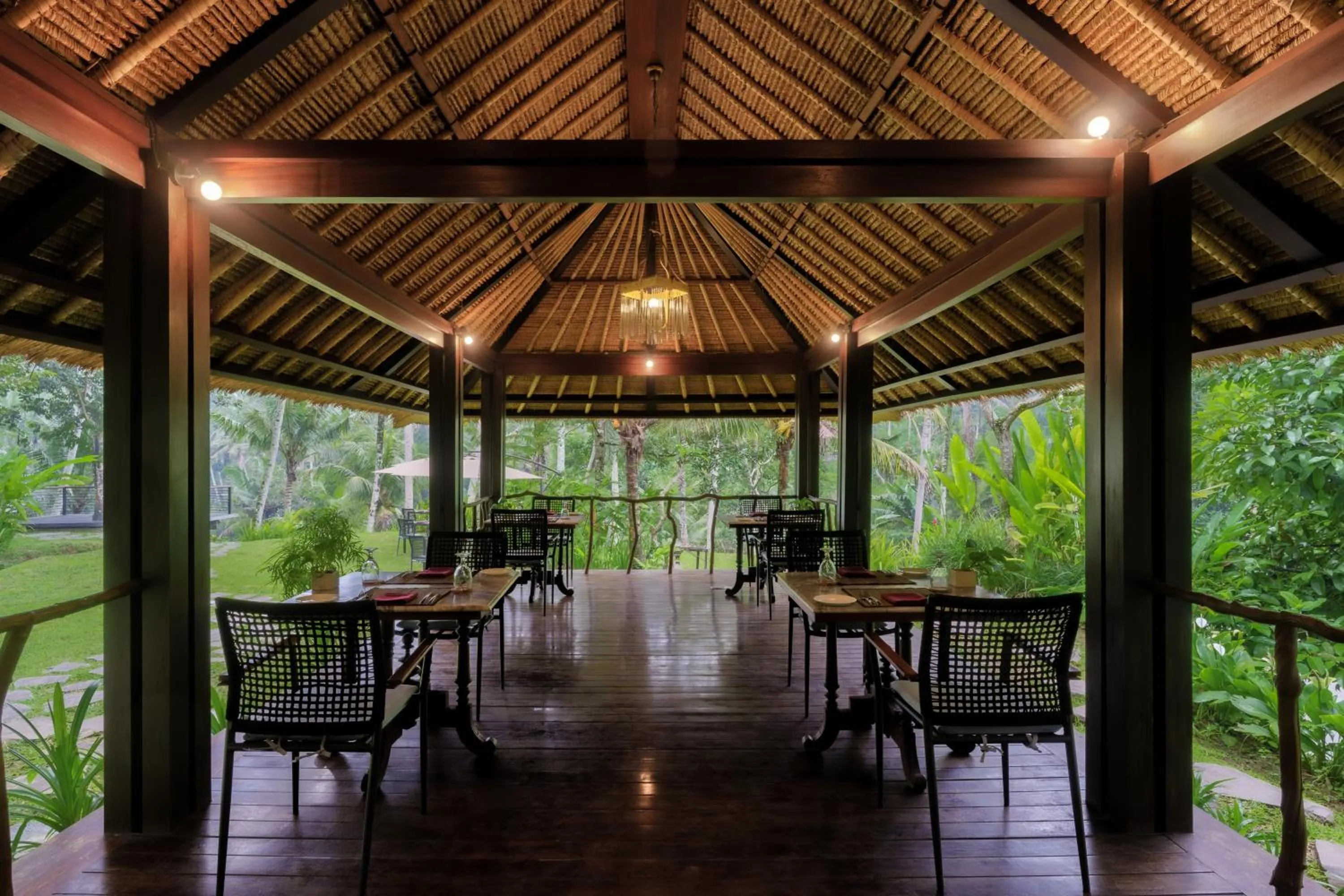 Restaurant/places to eat in Kayumanis Ubud Private Villas & Spa