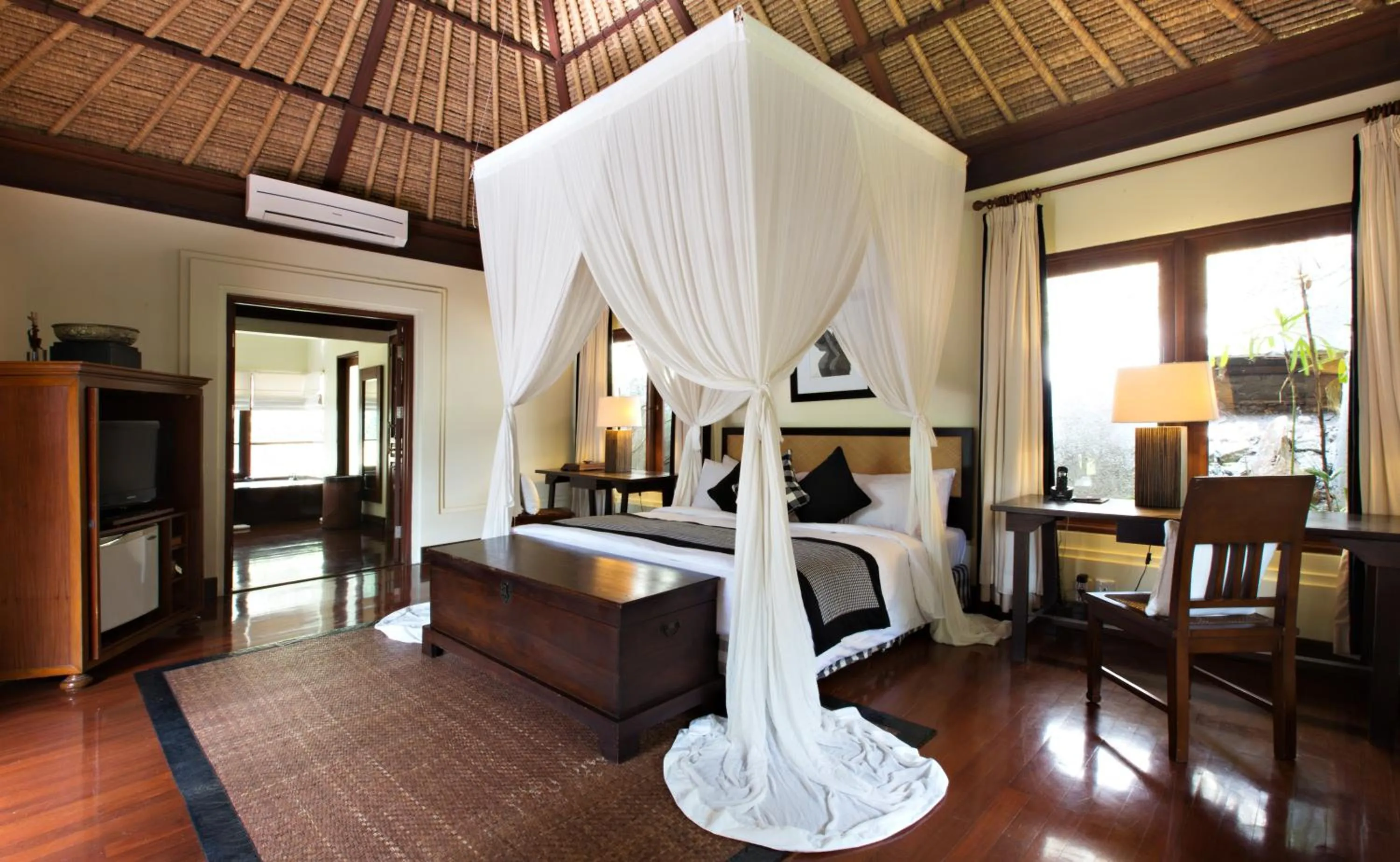 Bed in Kayumanis Ubud Private Villas & Spa