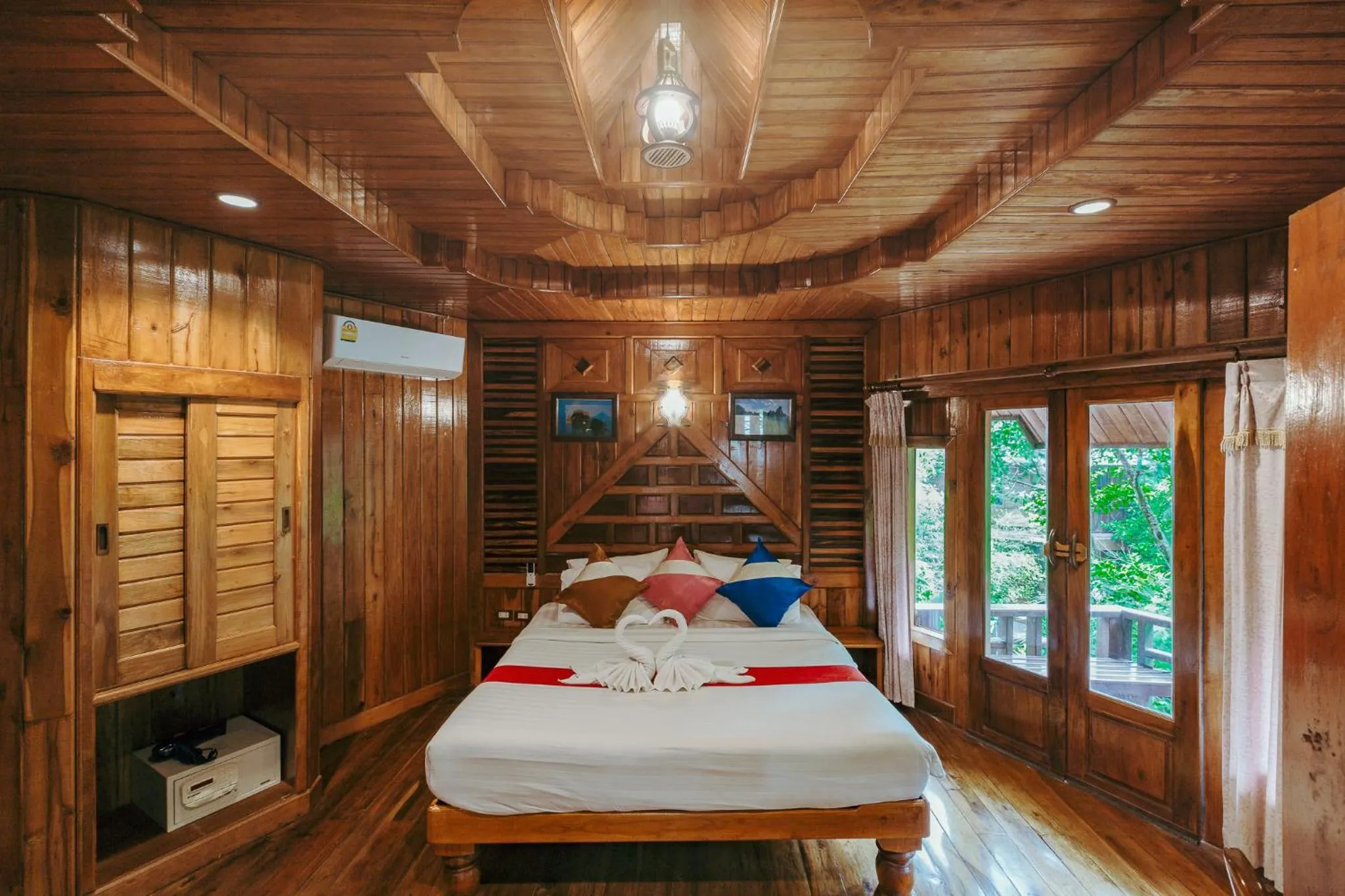 Bed in Phu Pha Aonang Resort & Spa