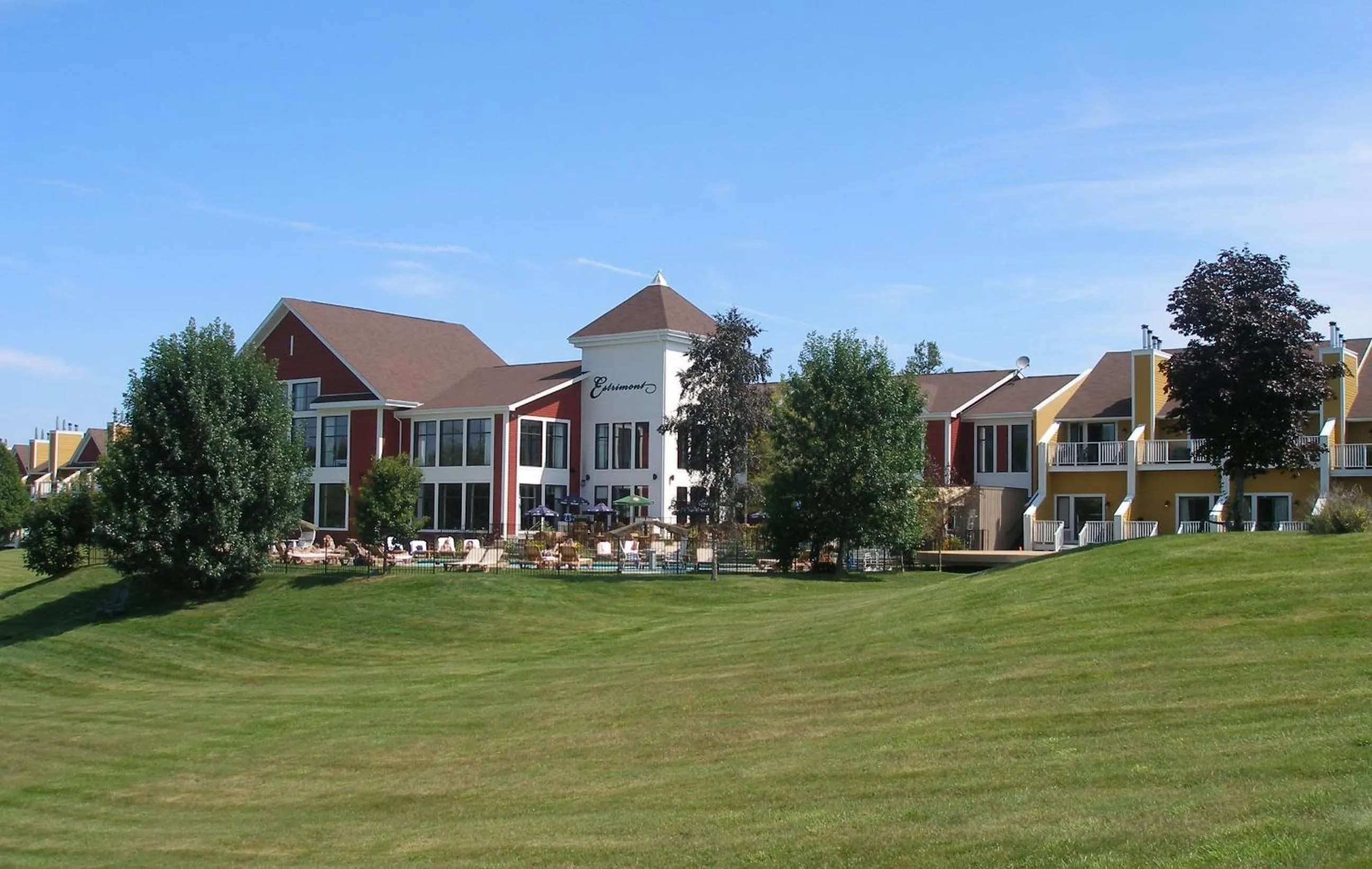 Facade/entrance in Estrimont