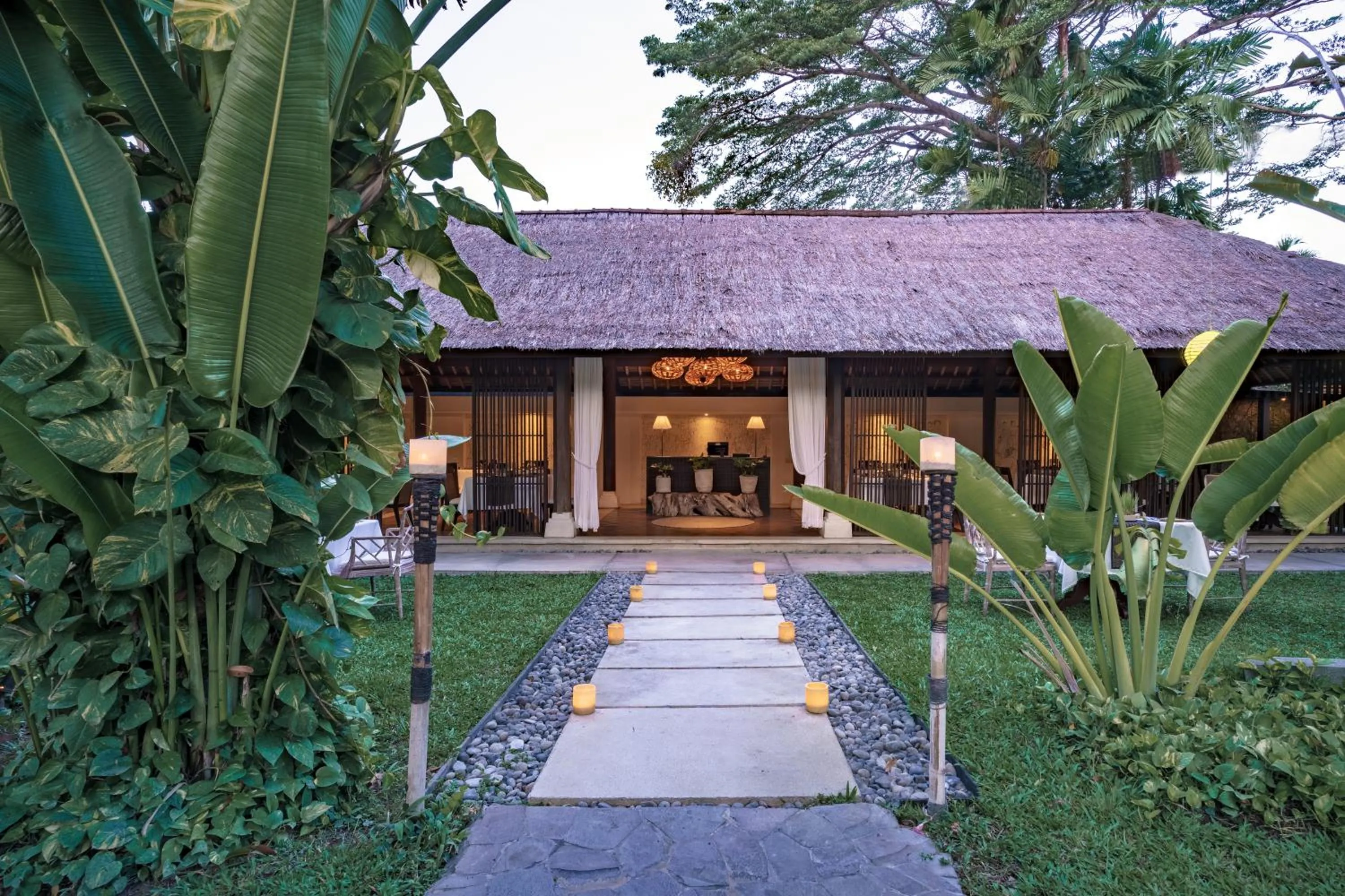 Restaurant/places to eat in Kayumanis Sanur Private Villa and Spa
