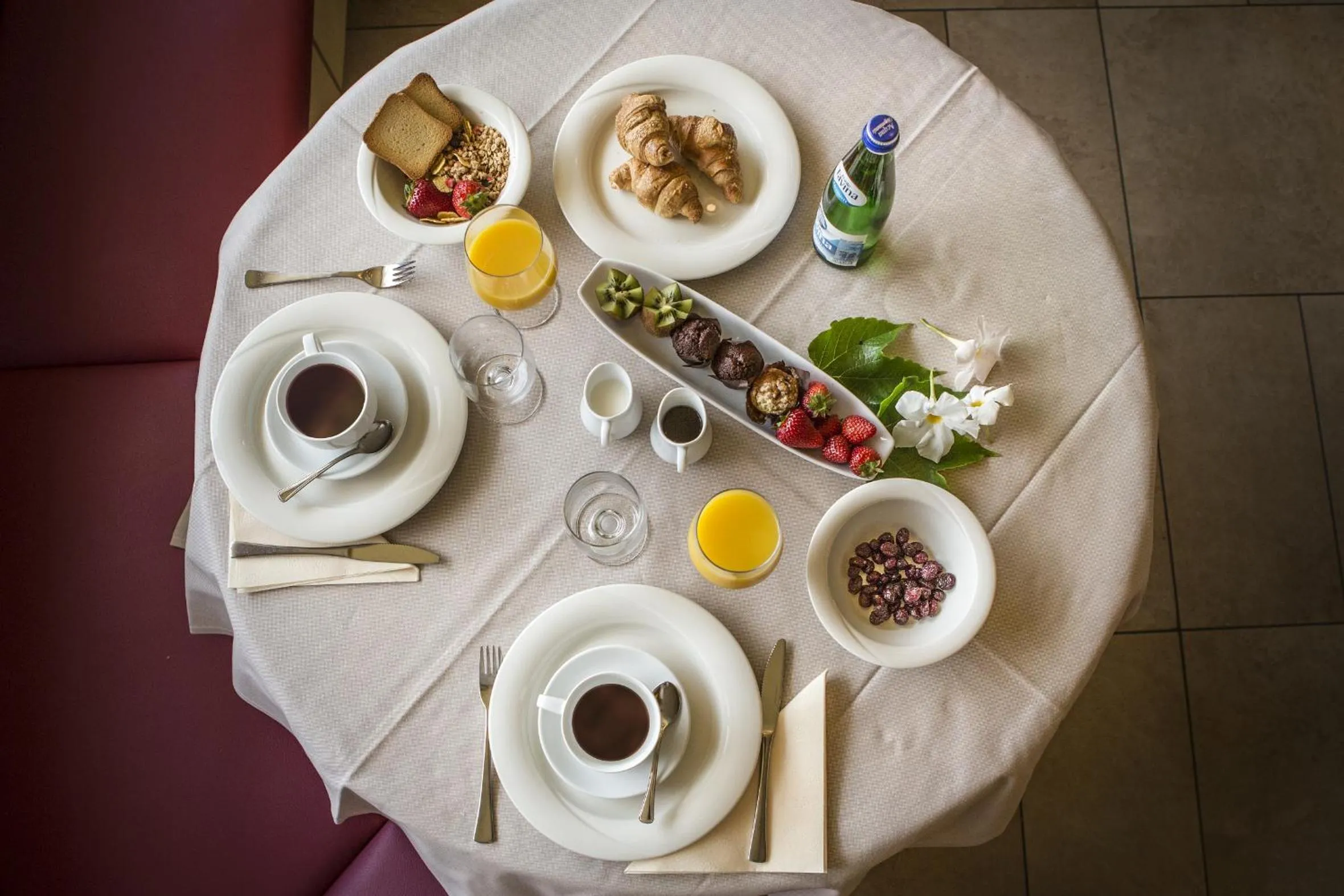 Restaurant/places to eat in Hotel Du Lac