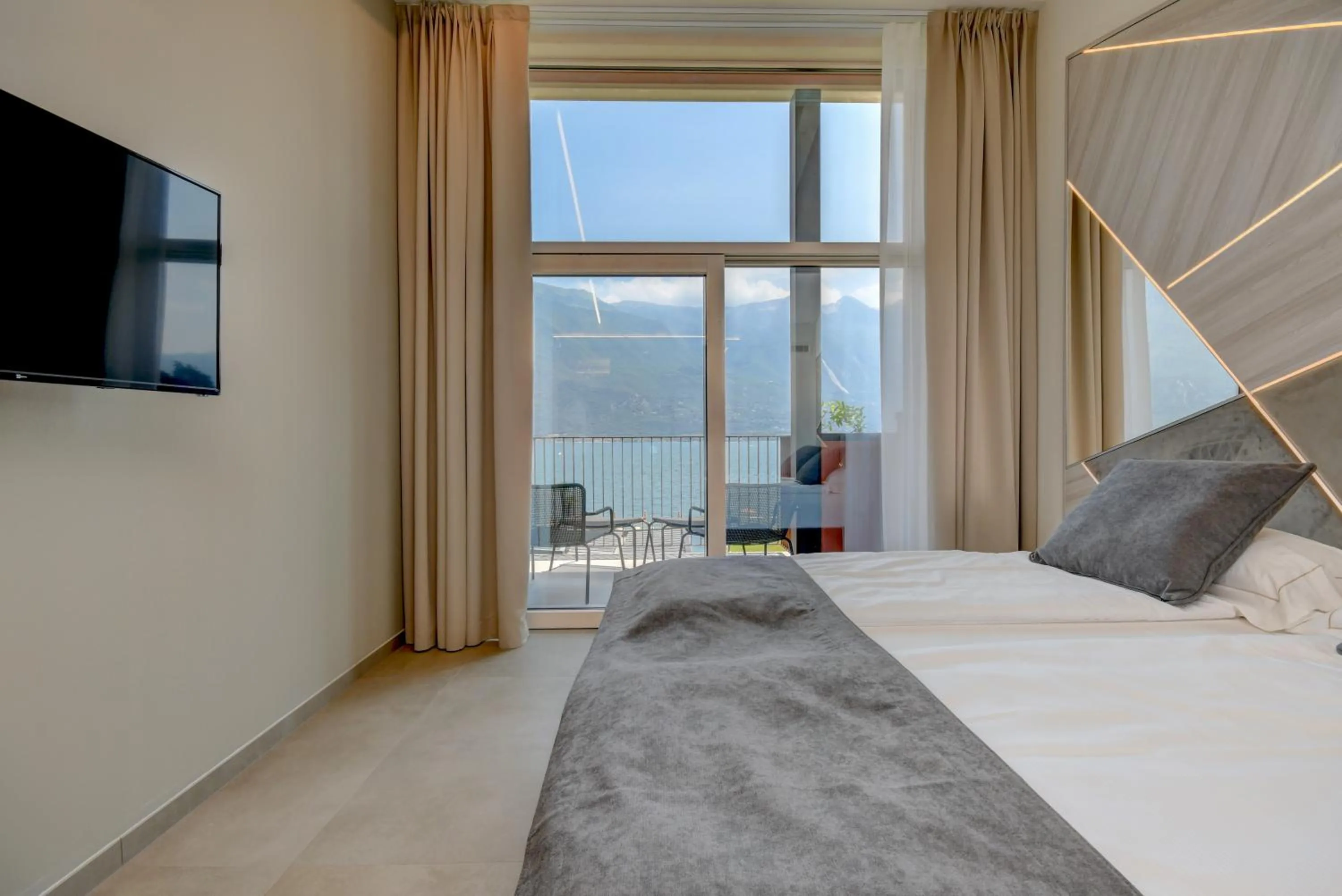 Bedroom, Bed in Hotel Du Lac