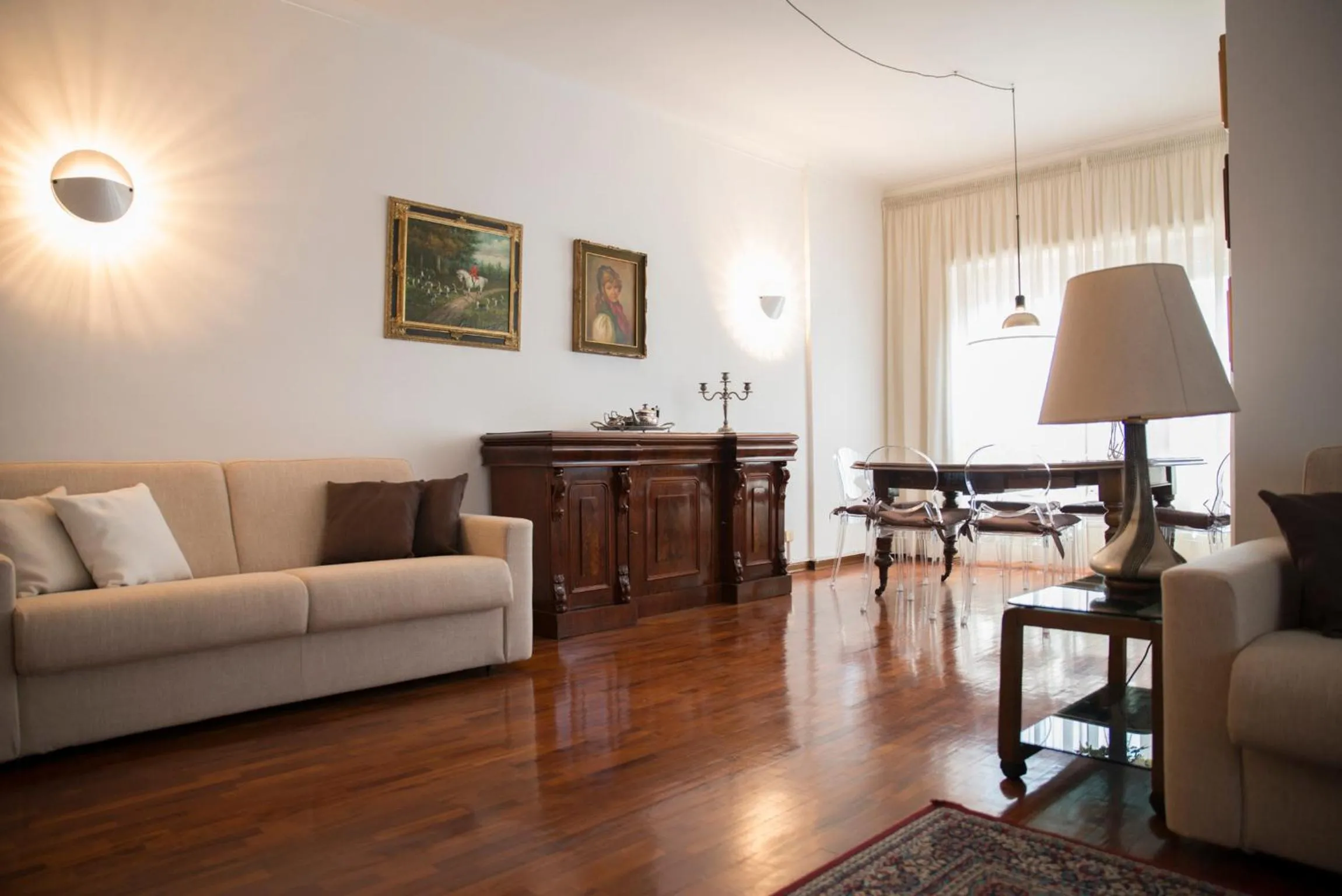 Seating area in Plumbird Boutique & Apartment