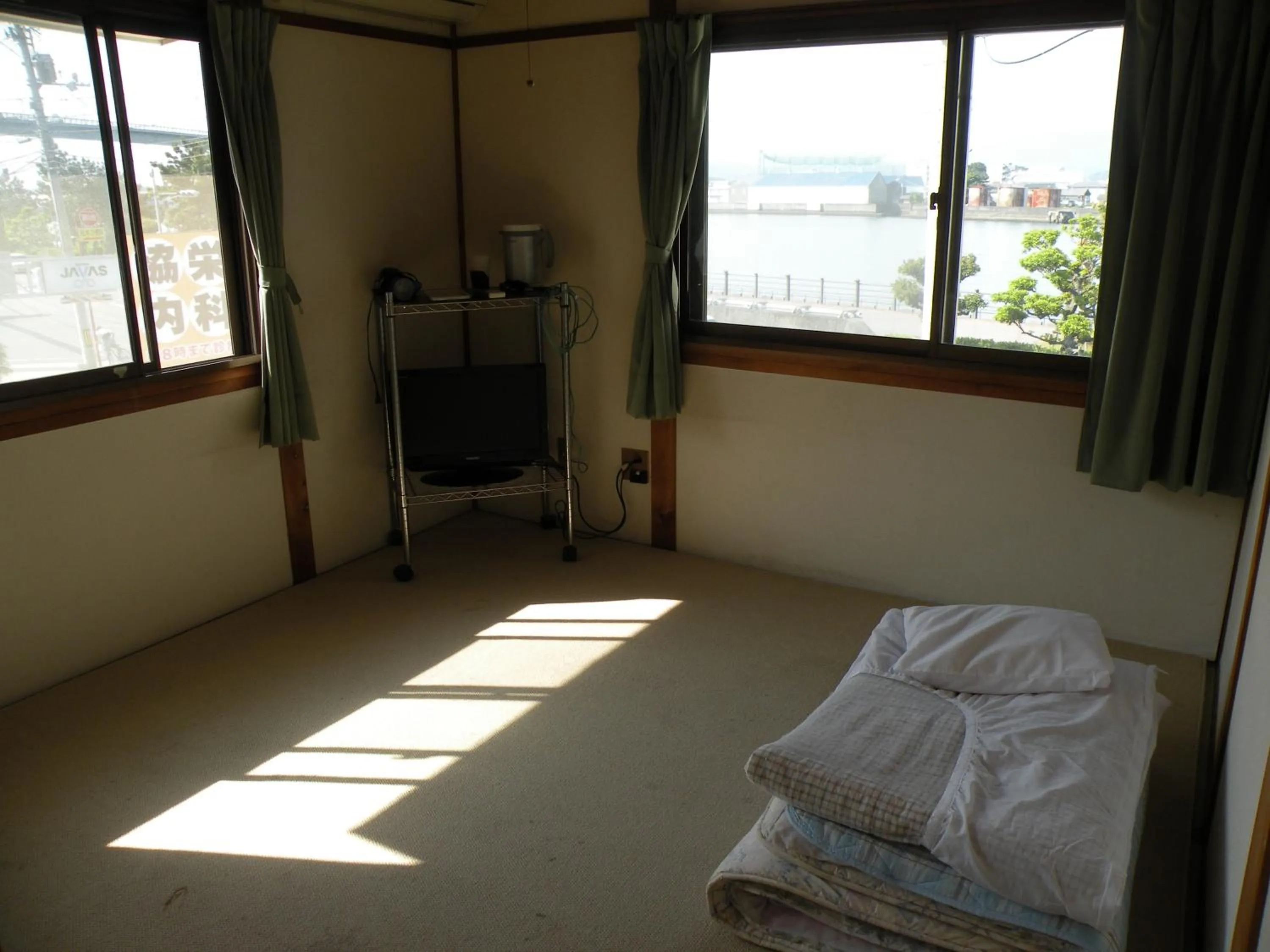 Bed in Business Hotel Minshuku Minato