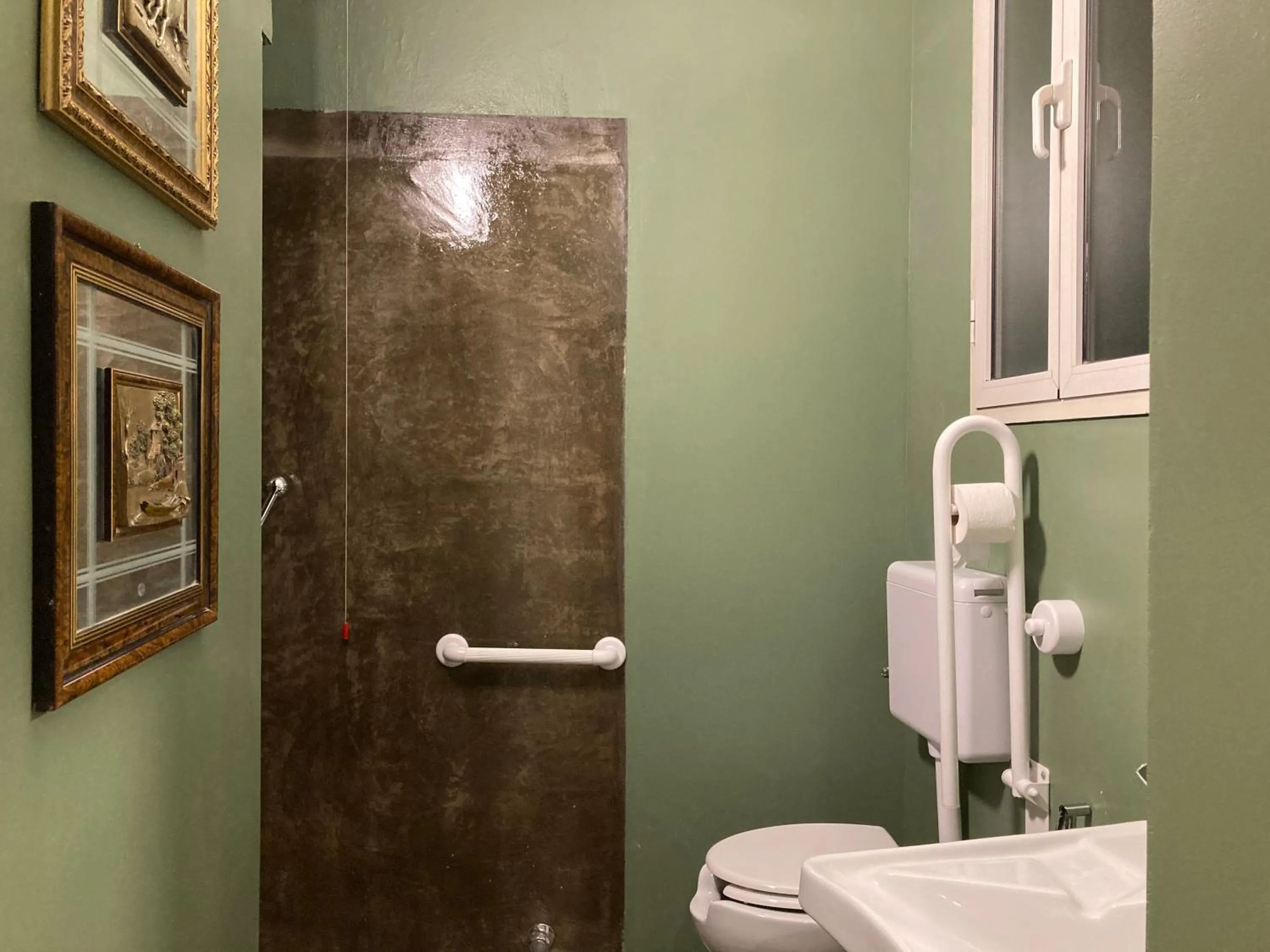 Bathroom in Hotel Calypso