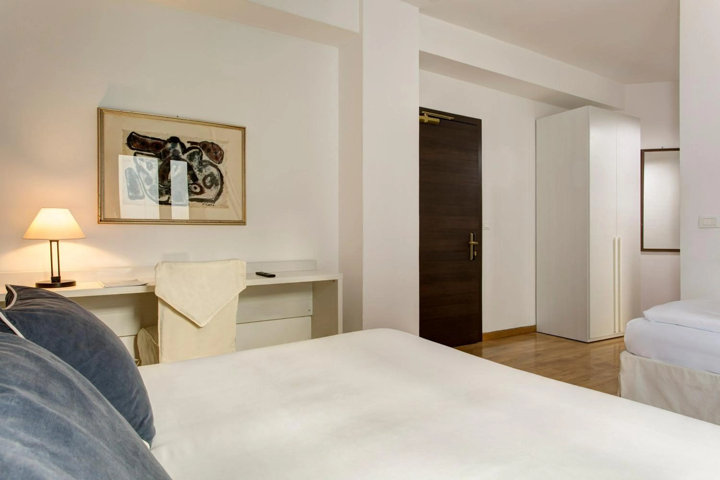 Bed in Hotel Byron Bellavista