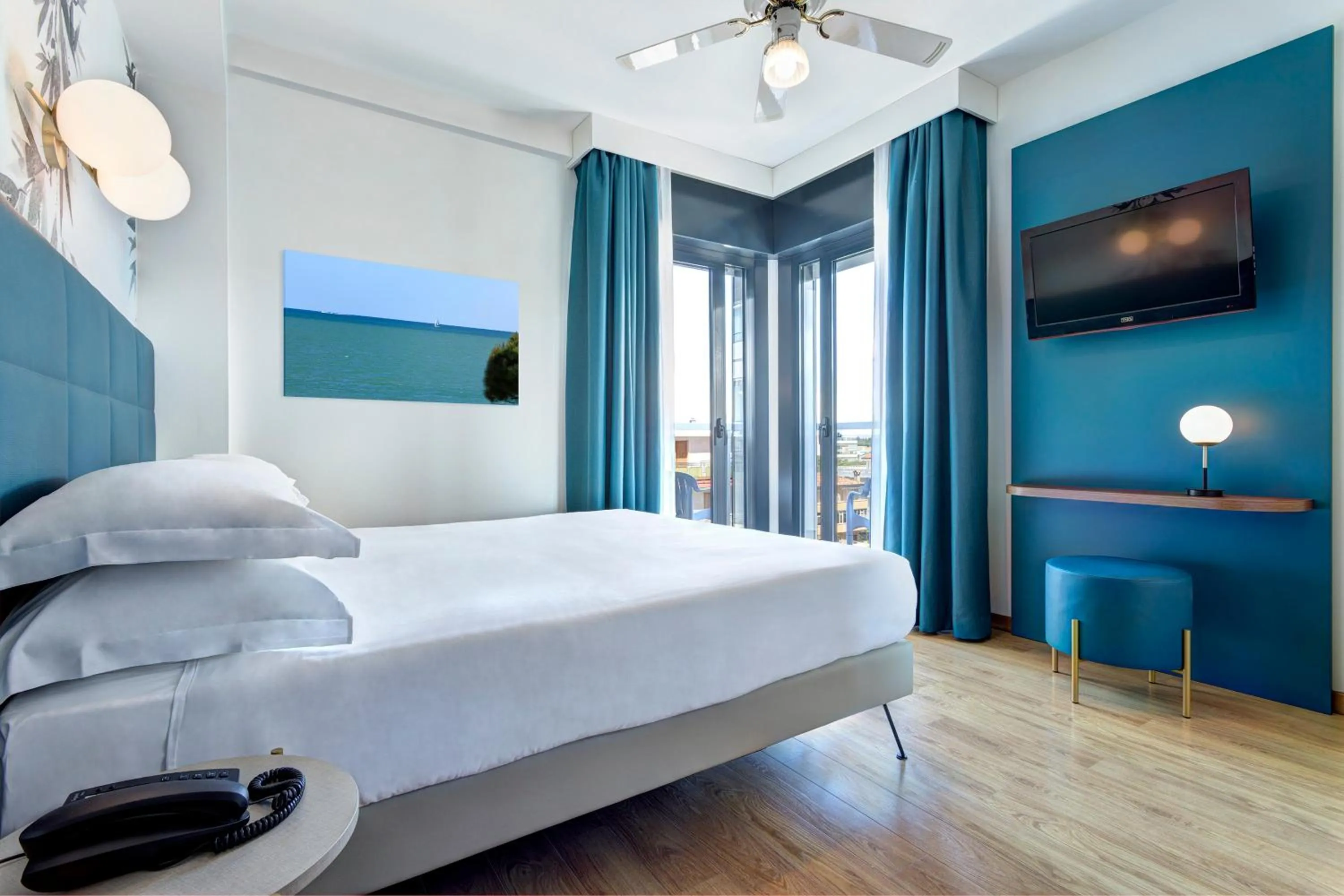 Bedroom, Bed in Hotel Byron Bellavista