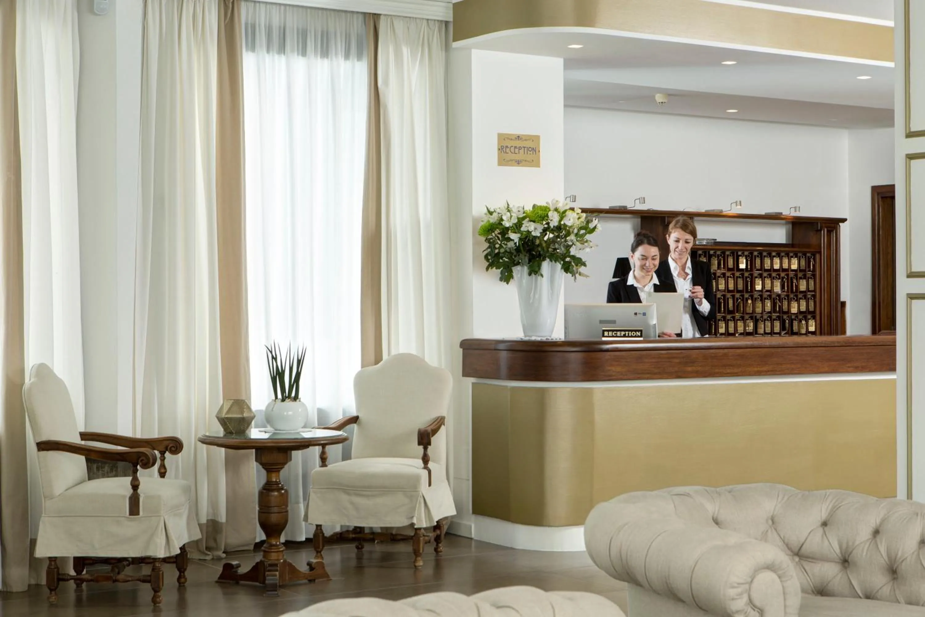 Staff in Hotel Byron Bellavista