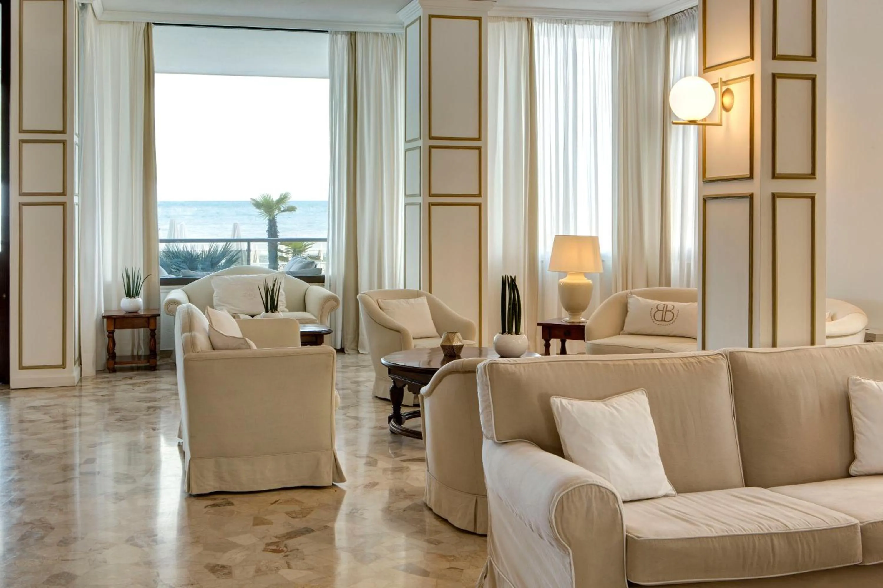 Lobby or reception in Hotel Byron Bellavista