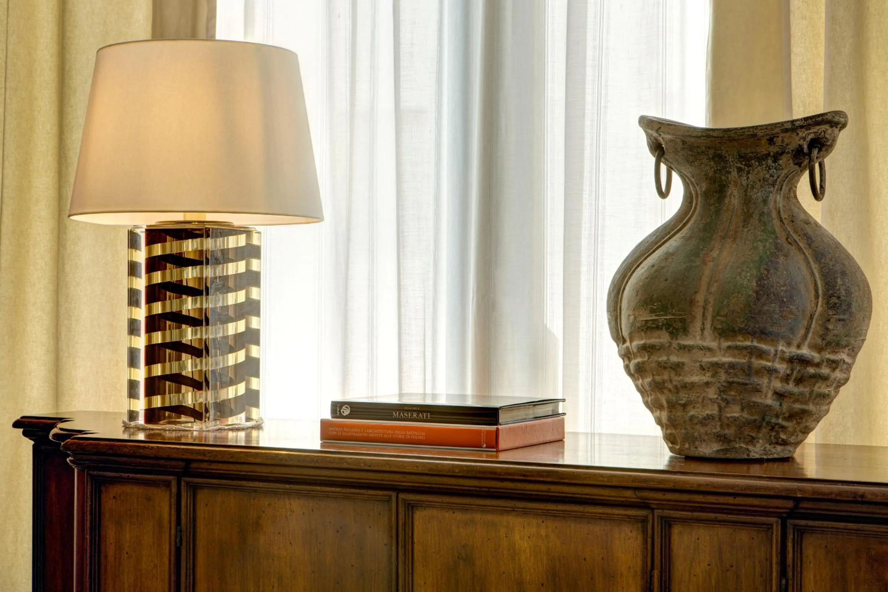 Communal lounge/ TV room in Hotel Byron Bellavista