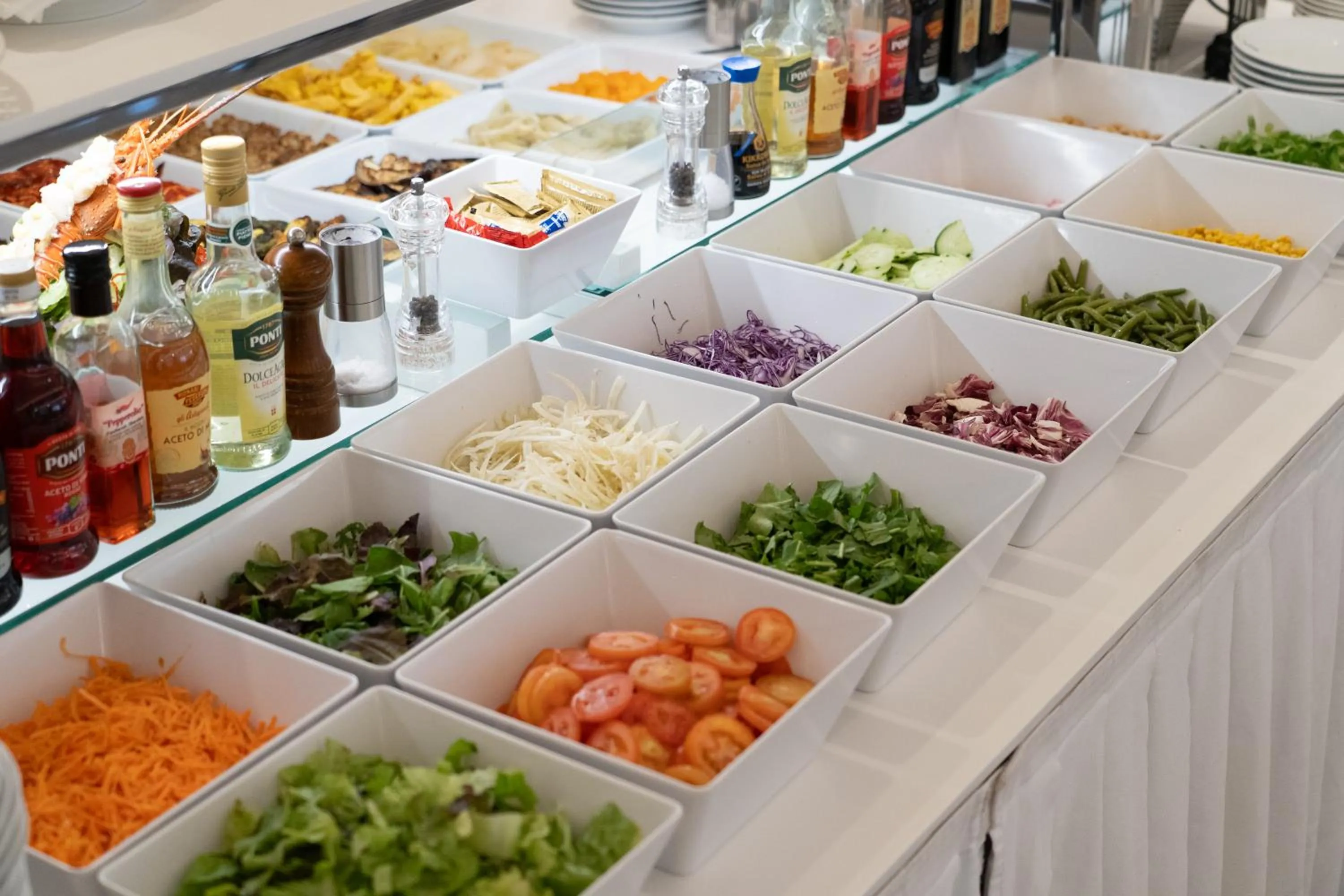 Restaurant/places to eat in Hotel Imperial