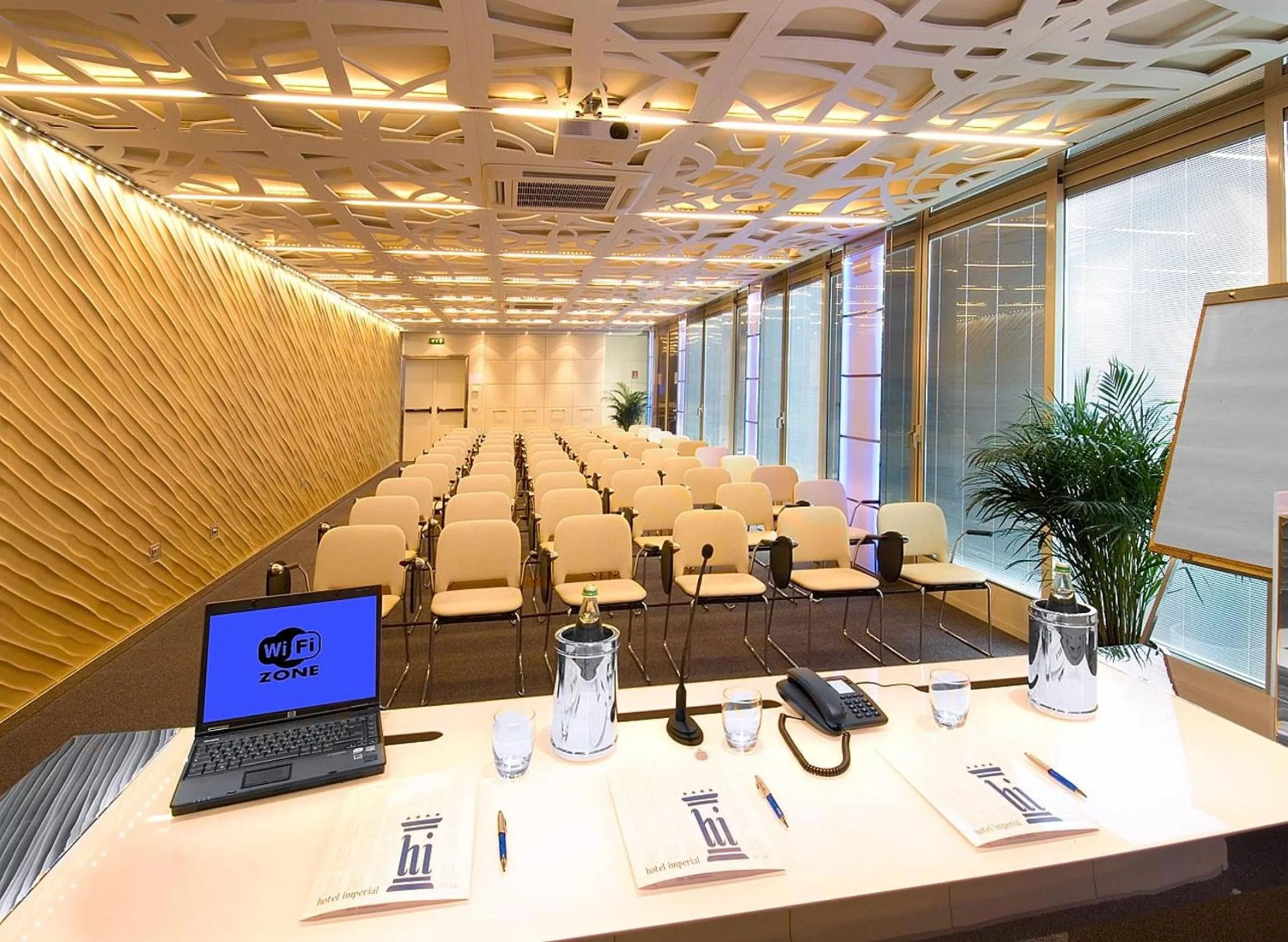Business facilities in Hotel Imperial