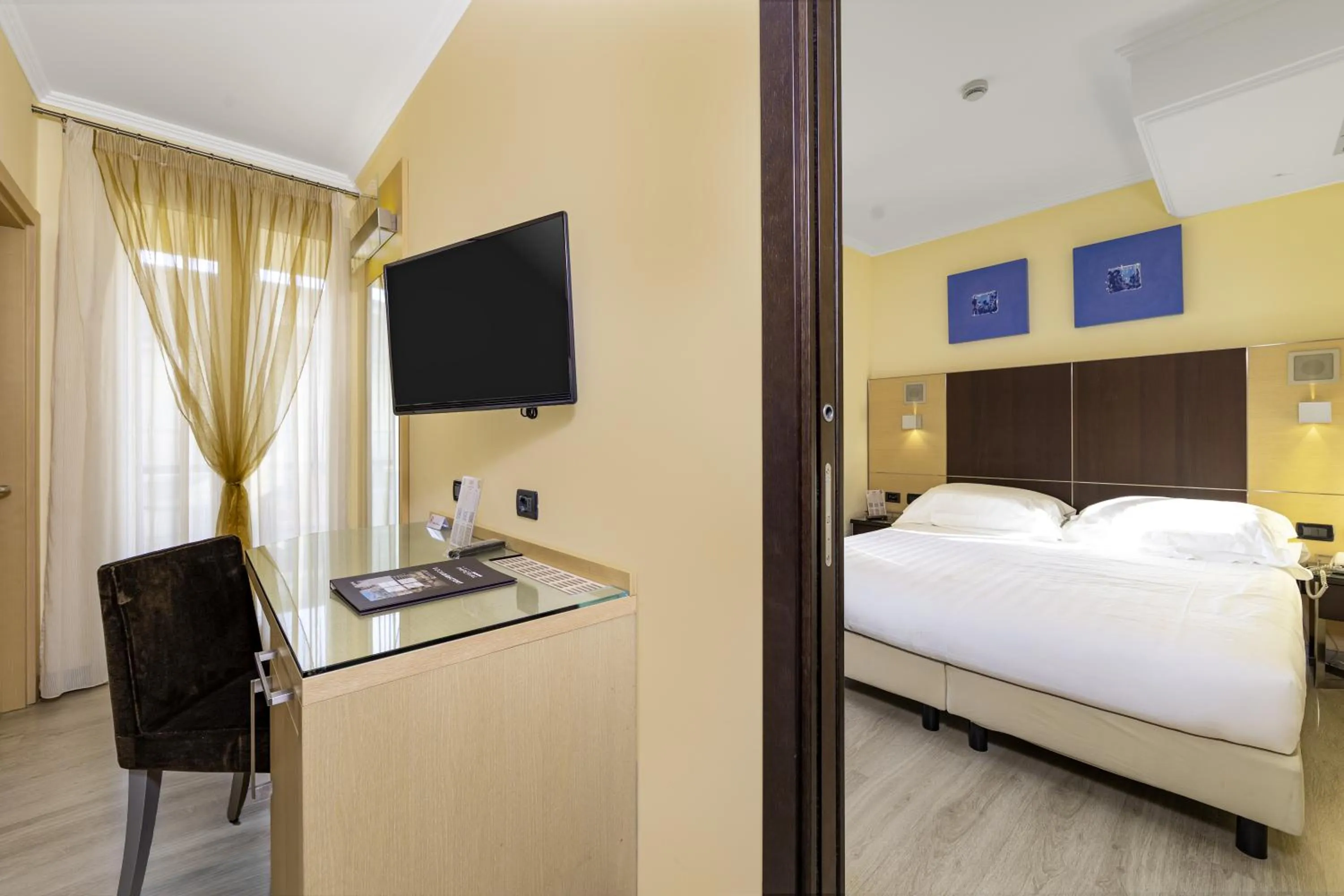 Bed in Hotel Imperial